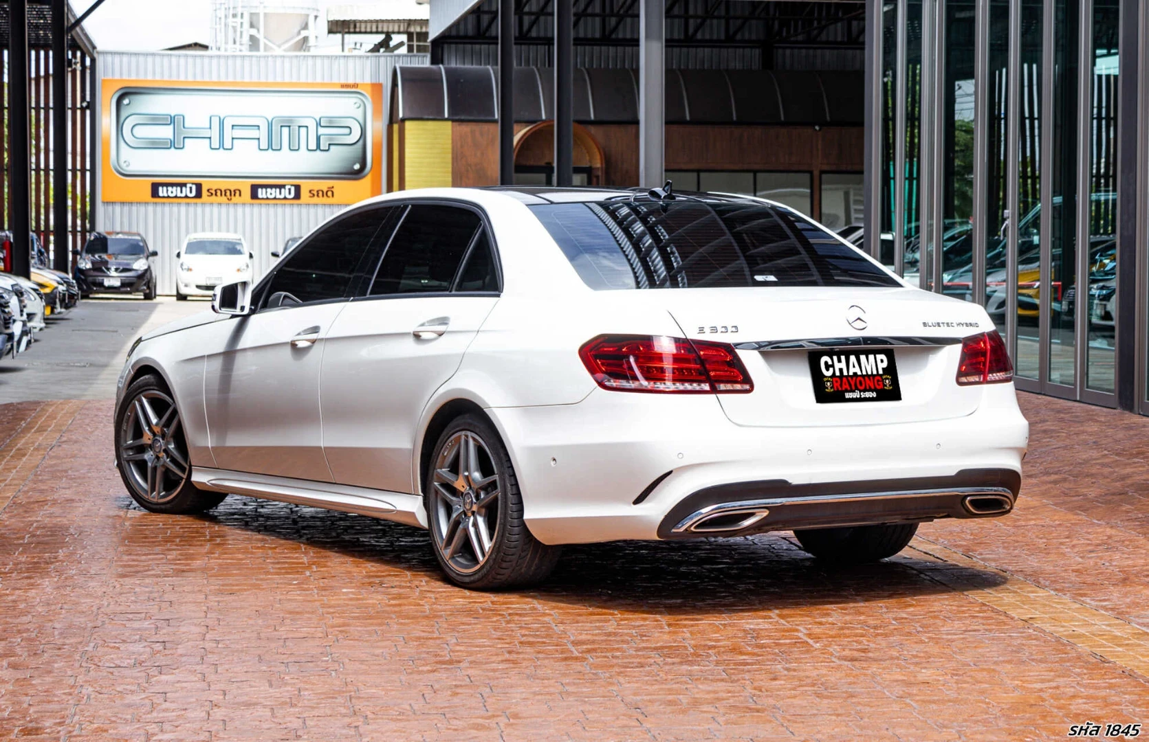 Mercedes-Benz E300 2.2 BLUETEC HYBRID AMG DYNAMIC - ภาพย่อที่ 10