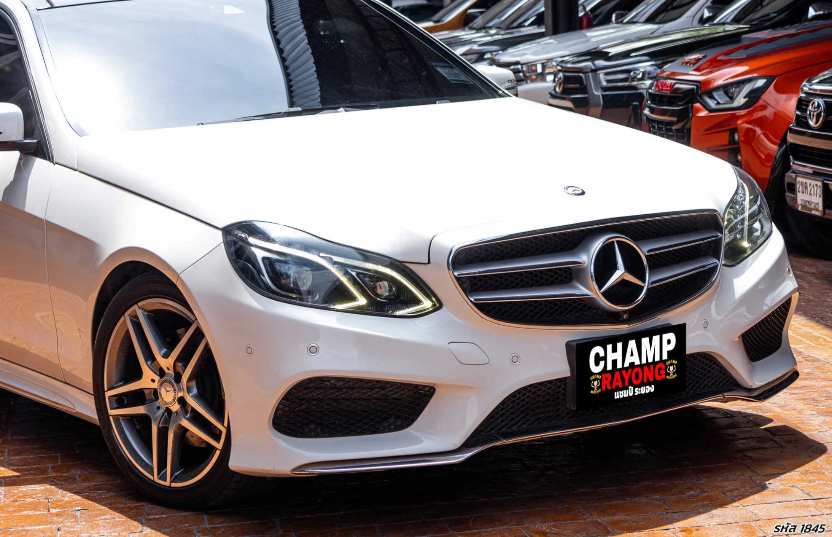 Mercedes-Benz E300 2.2 BLUETEC HYBRID AMG DYNAMIC - ภาพย่อที่ 4