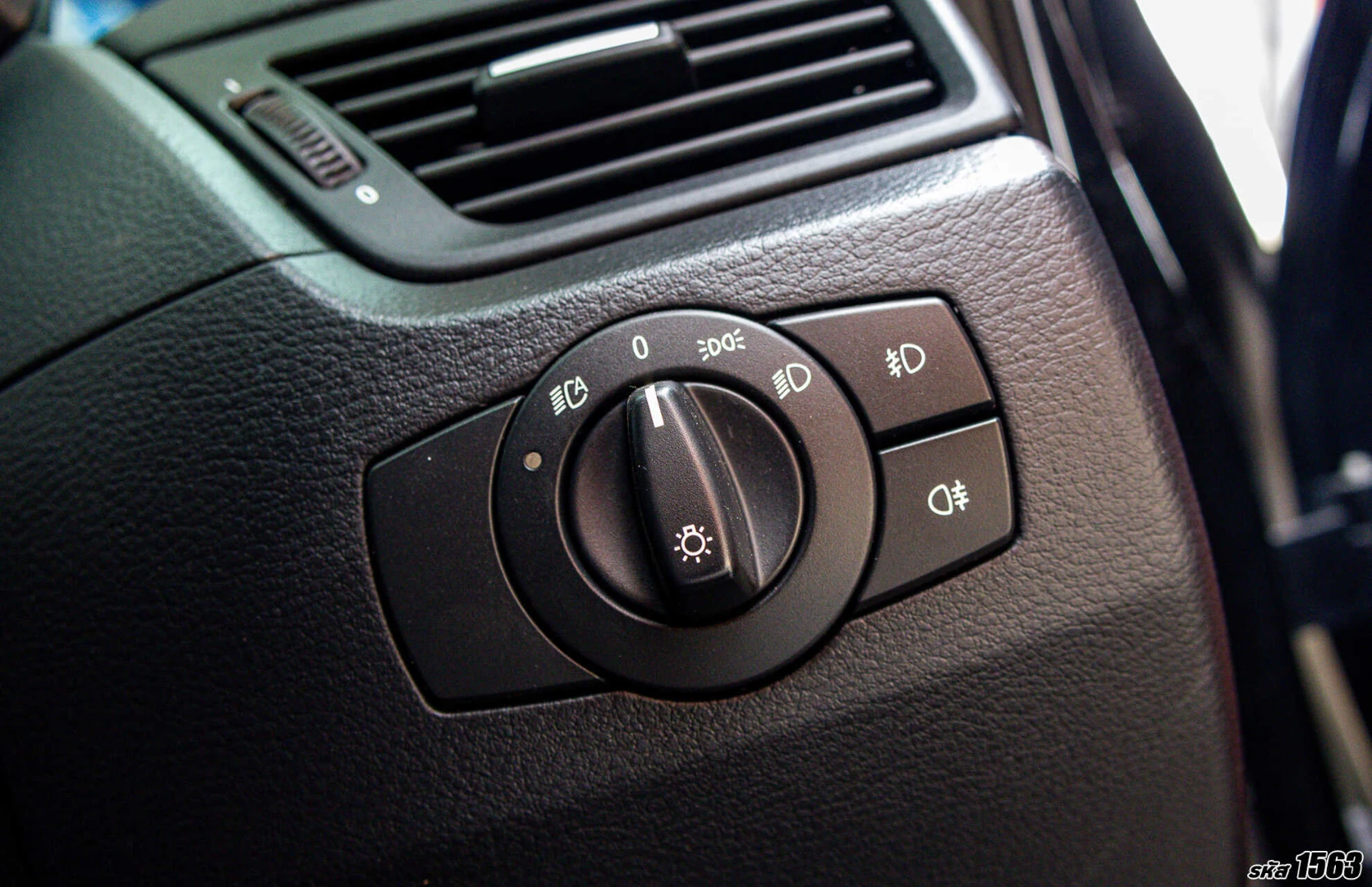 BMW X1 2.0 SDRIVE18I XLINE - ภาพย่อที่ 23