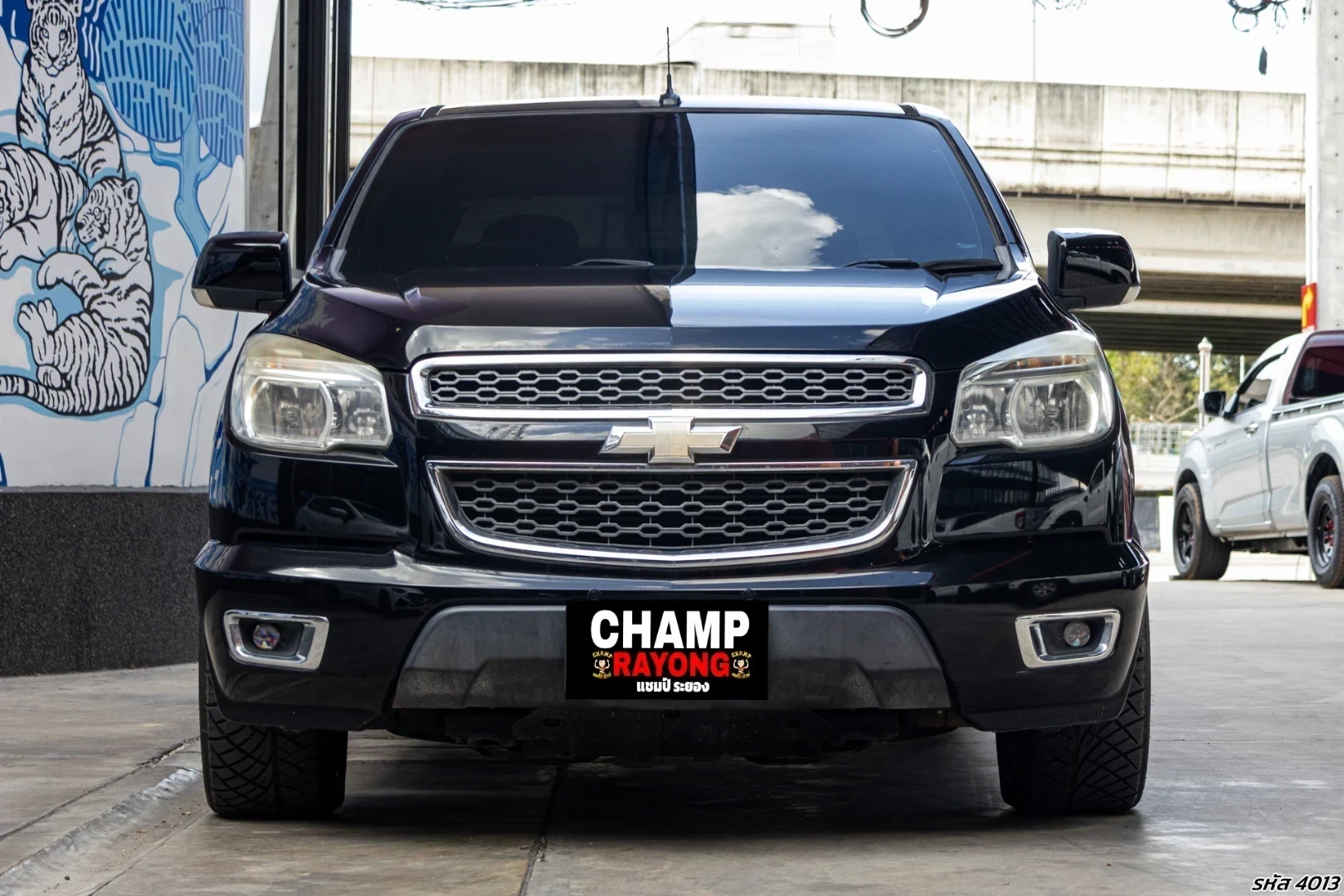 Car image (prefetched)