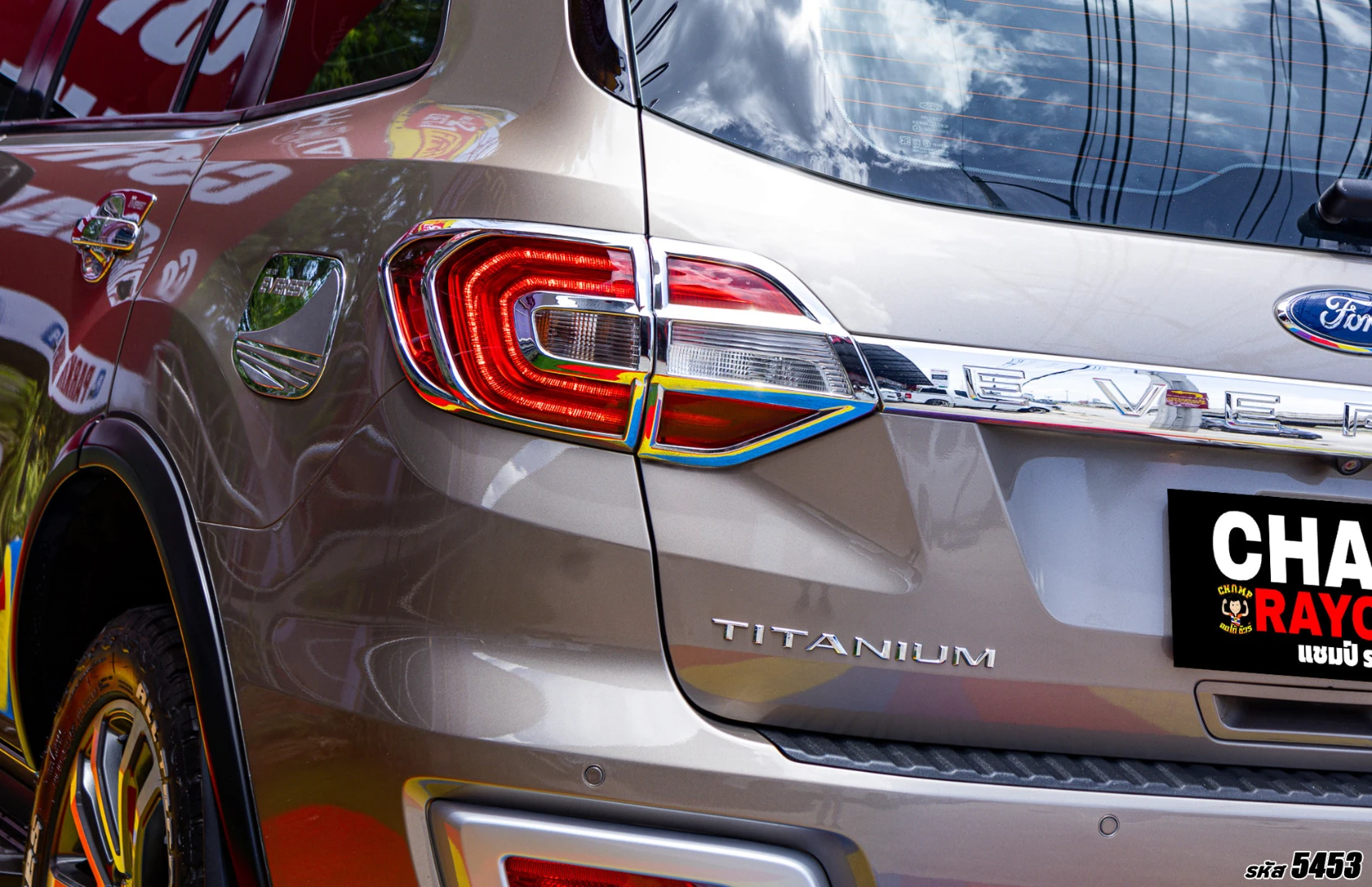 Ford EVEREST 2.0 BI-TURBO TITANIUM+ 4WD (MY18) - ภาพย่อที่ 10