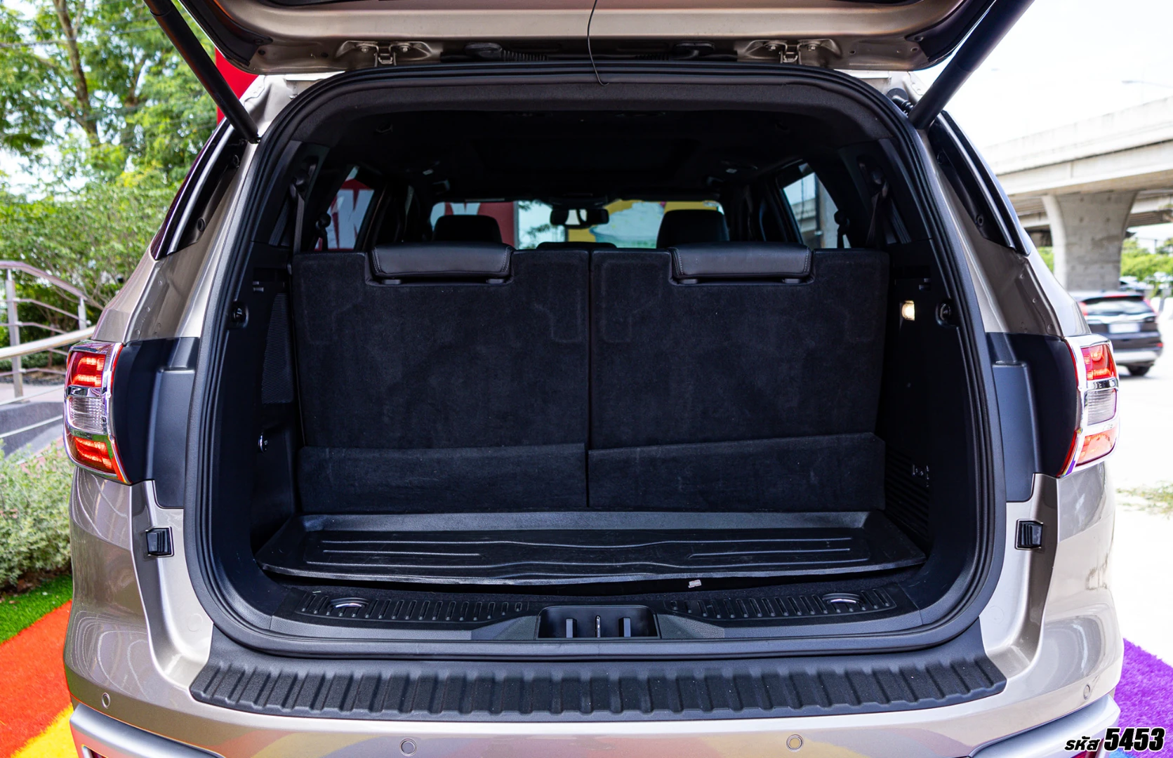 Ford EVEREST 2.0 BI-TURBO TITANIUM+ 4WD (MY18) - ภาพย่อที่ 11