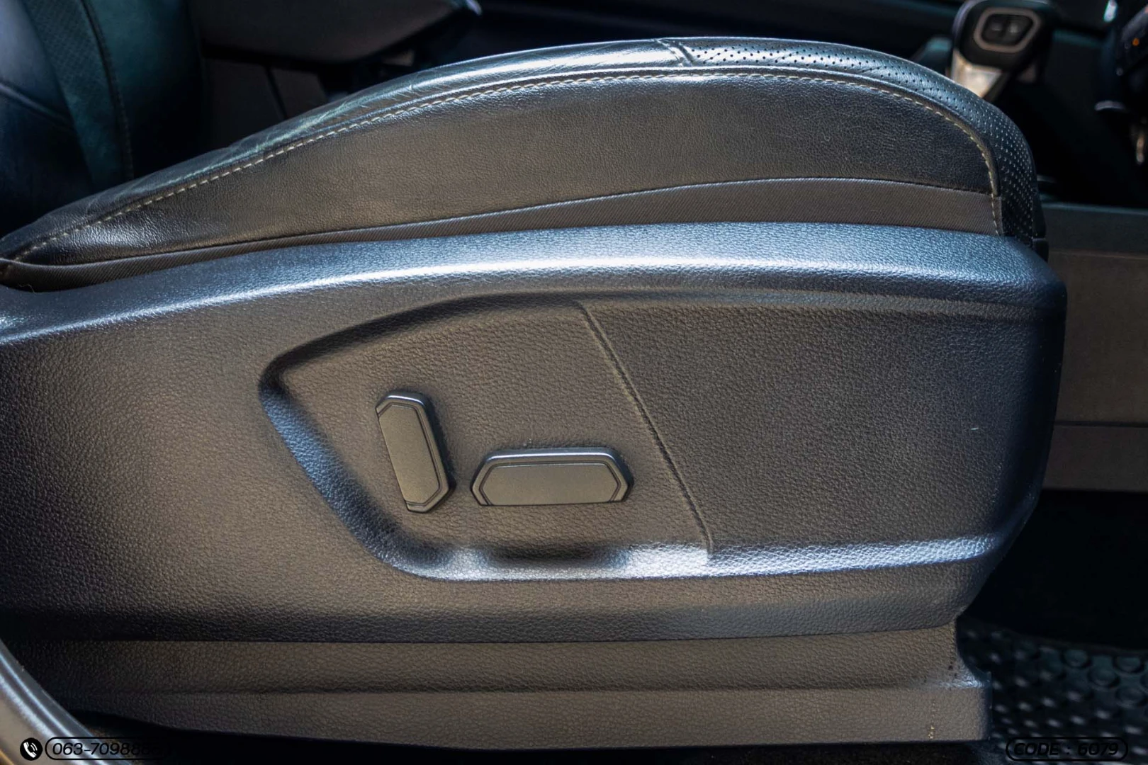 Ford EVEREST 2.0 BI-TURBO TITANIUM+ 4WD (MY18) - ภาพย่อที่ 18