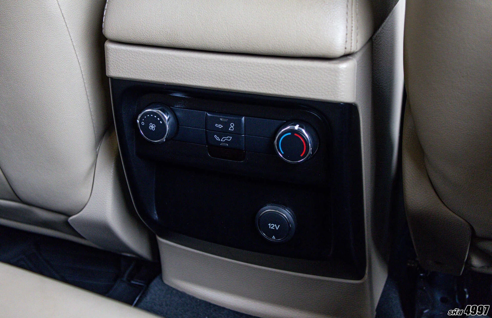 Ford EVEREST 2.2 TITANIUM (MY15) - ภาพย่อที่ 18