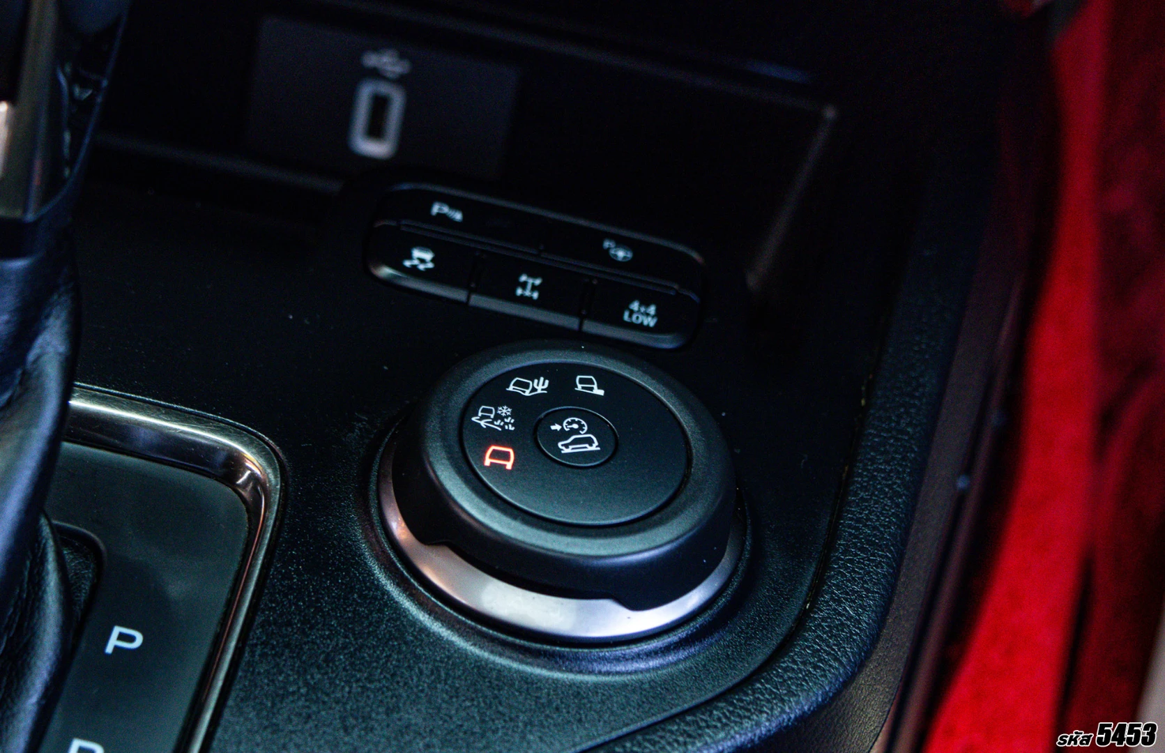 Ford EVEREST 2.0 BI-TURBO TITANIUM+ 4WD (MY18) - ภาพย่อที่ 21