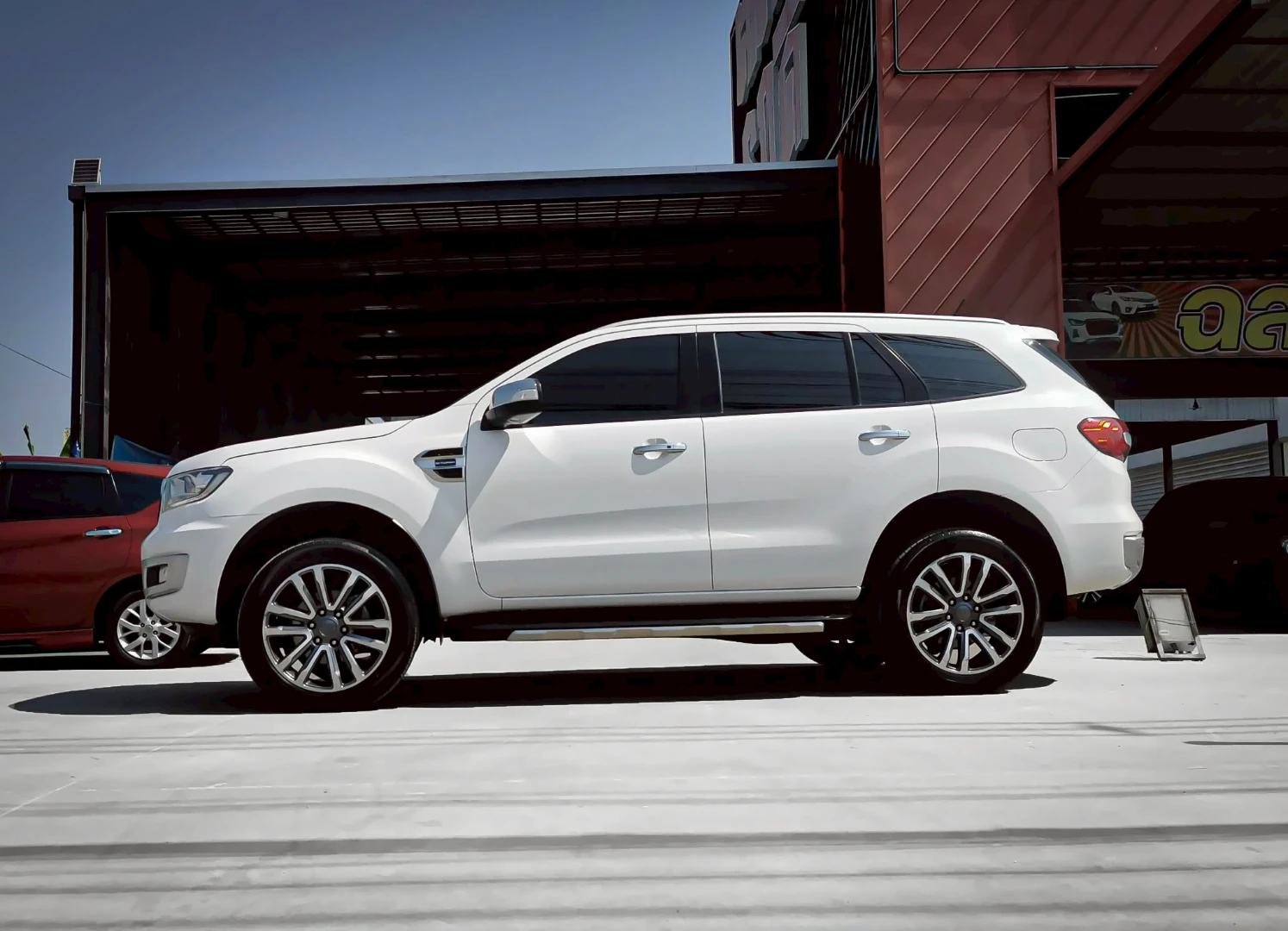 Ford EVEREST 2.0 BI-TURBO TITANIUM+ 4WD (MY18) - ภาพย่อที่ 3