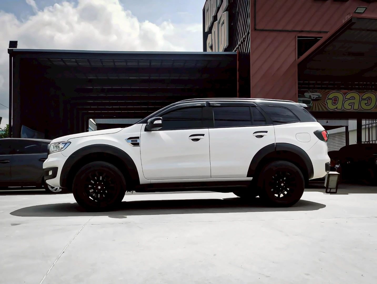 Ford EVEREST 2.0 TURBO TREND (MY18) - ภาพย่อที่ 3