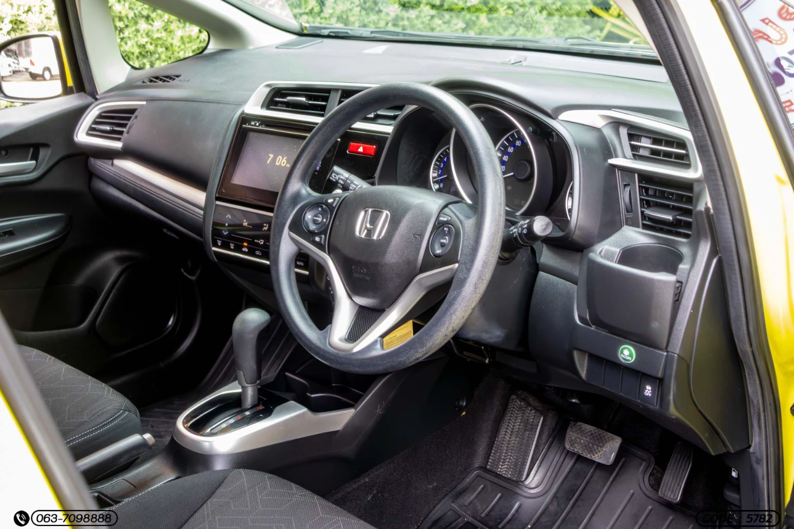 Honda JAZZ 1.5 SV (MY14) - ภาพย่อที่ 13