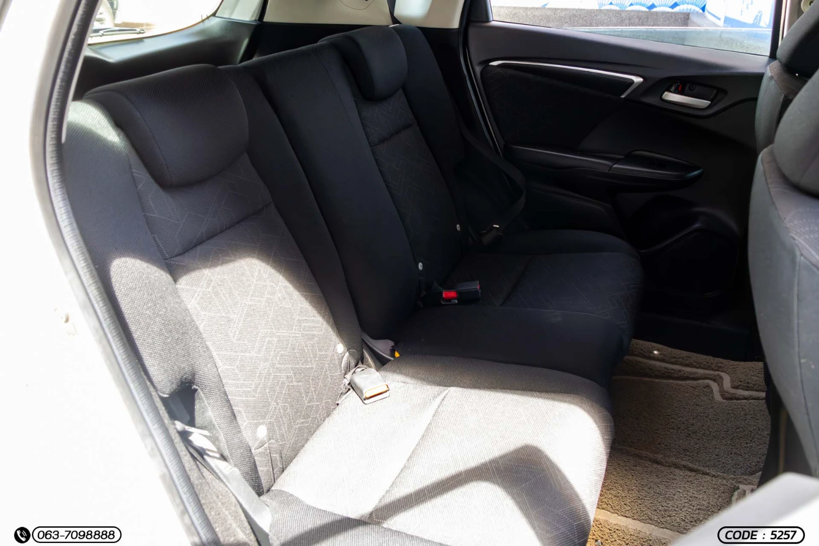 Honda JAZZ 1.5 SV (MY14) - ภาพย่อที่ 14