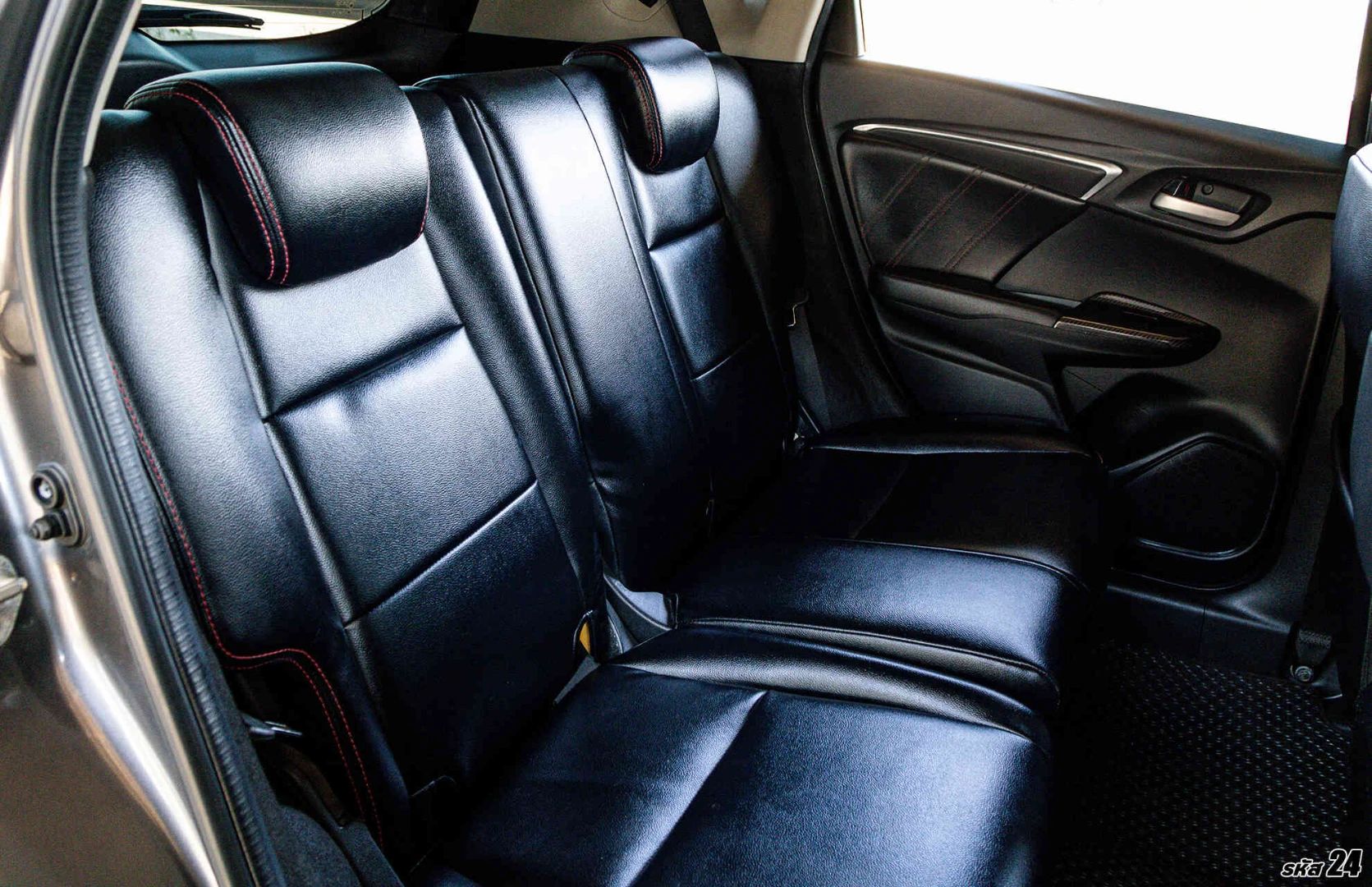 Honda JAZZ 1.5 SV (MY14) - ภาพย่อที่ 15