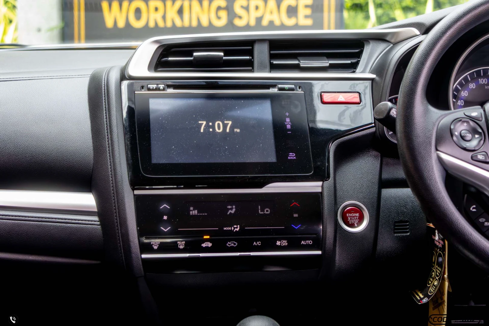 Honda JAZZ 1.5 SV (MY14) - ภาพย่อที่ 18