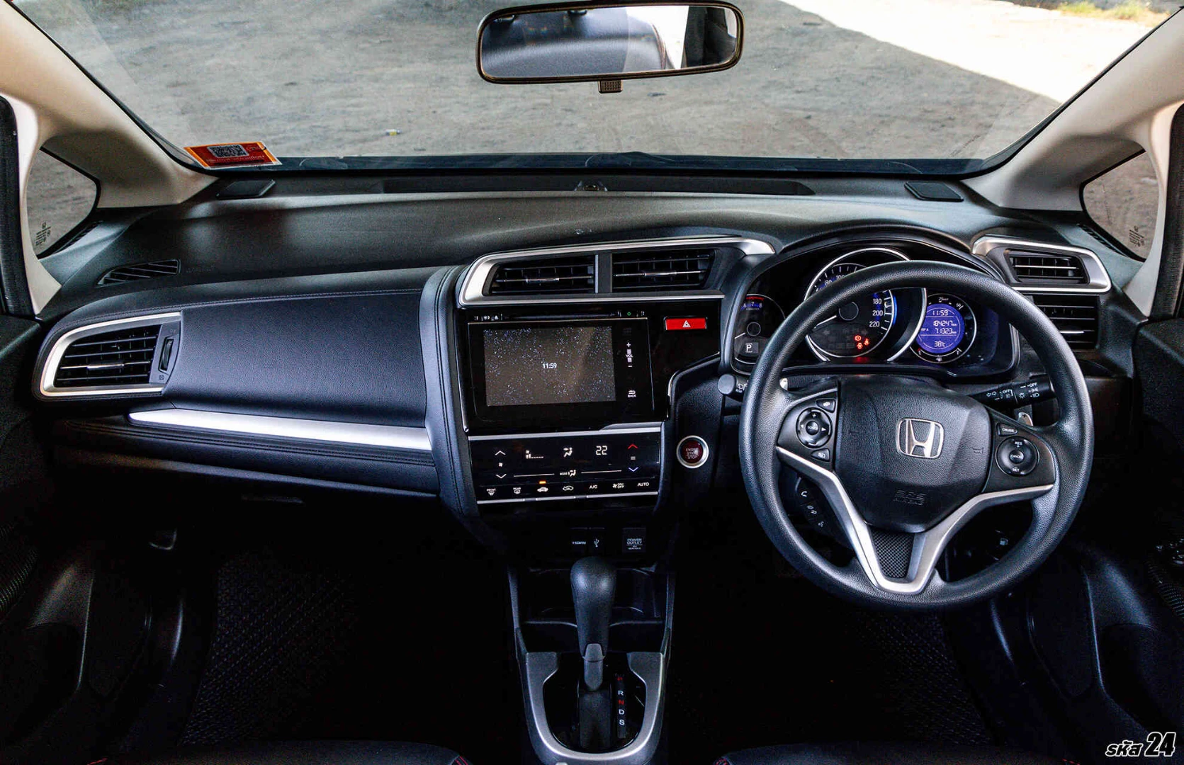 Honda JAZZ 1.5 SV (MY14) - ภาพย่อที่ 16