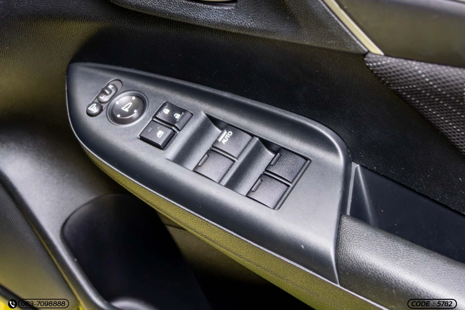 Honda JAZZ 1.5 SV (MY14) - ภาพย่อที่ 21