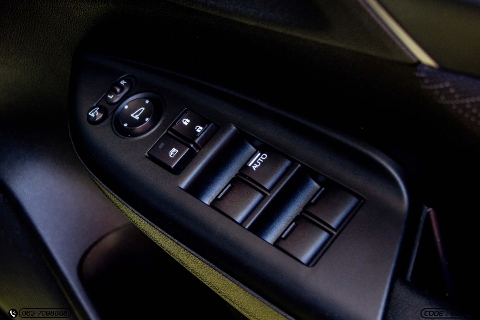 Honda JAZZ 1.5 SV+ (MY14) - ภาพย่อที่ 24