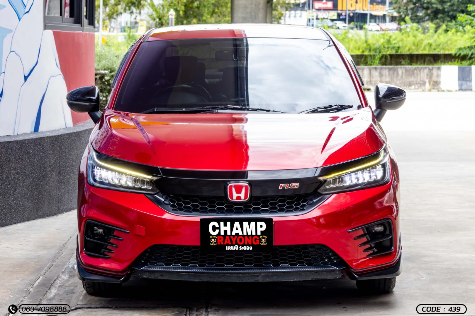 Car image (prefetched)