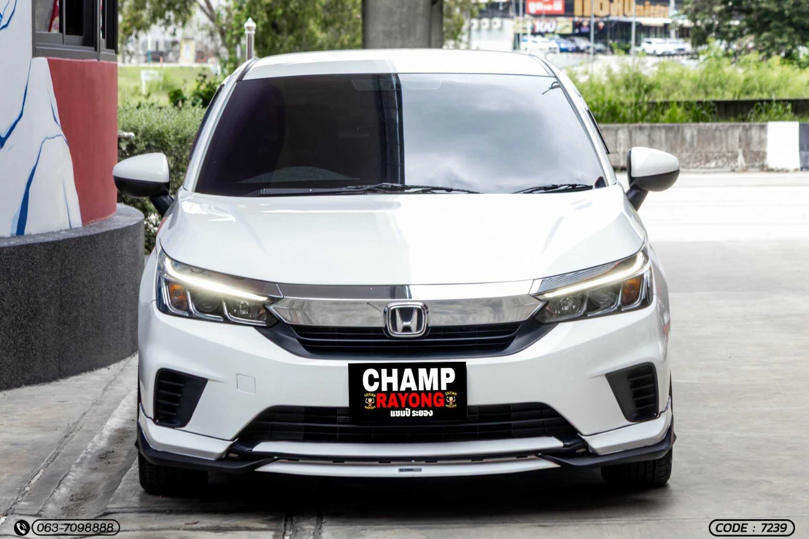 Car image (prefetched)