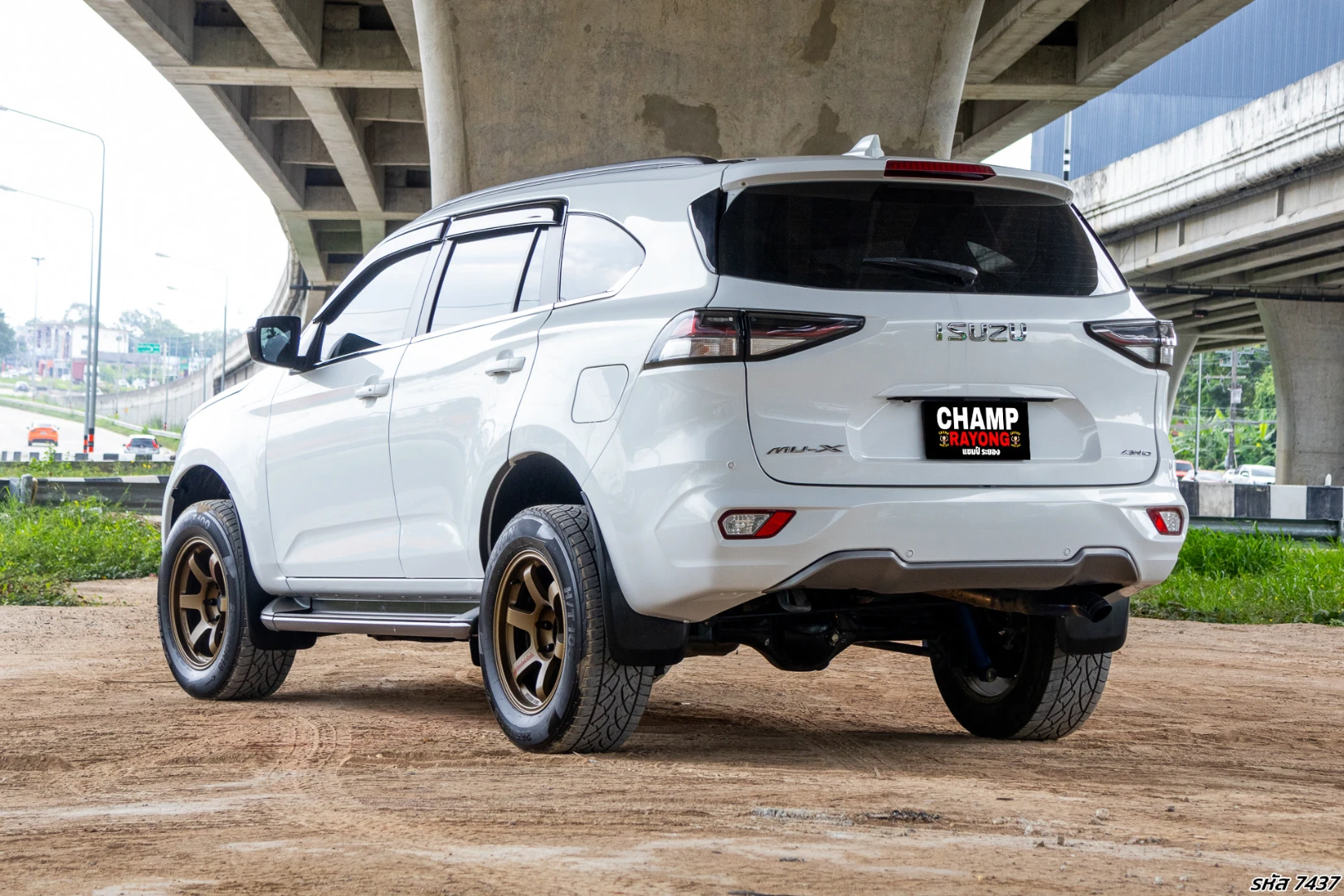 Isuzu MU-X 3.0 ULTIMATE 4WD - ภาพย่อที่ 10