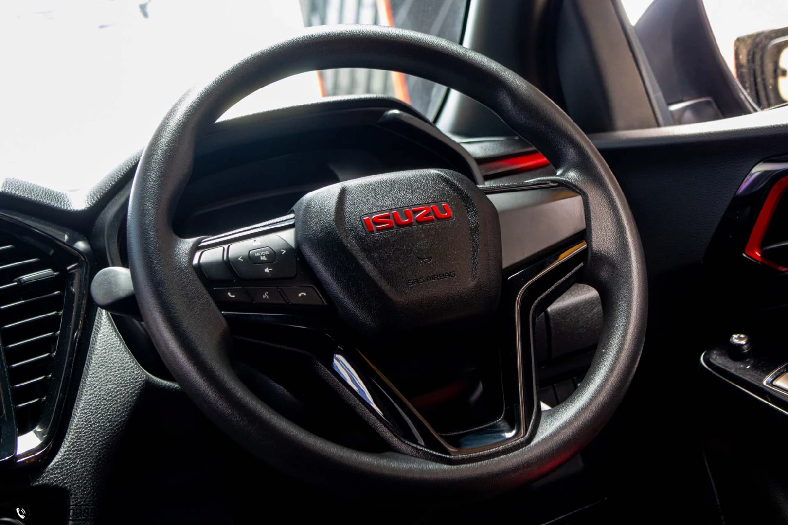 Isuzu D-MAX ALL NEW BLUE POWER SPACECAB 1.9 DDI SPEED X-SERIES (MY22) - ภาพย่อที่ 16