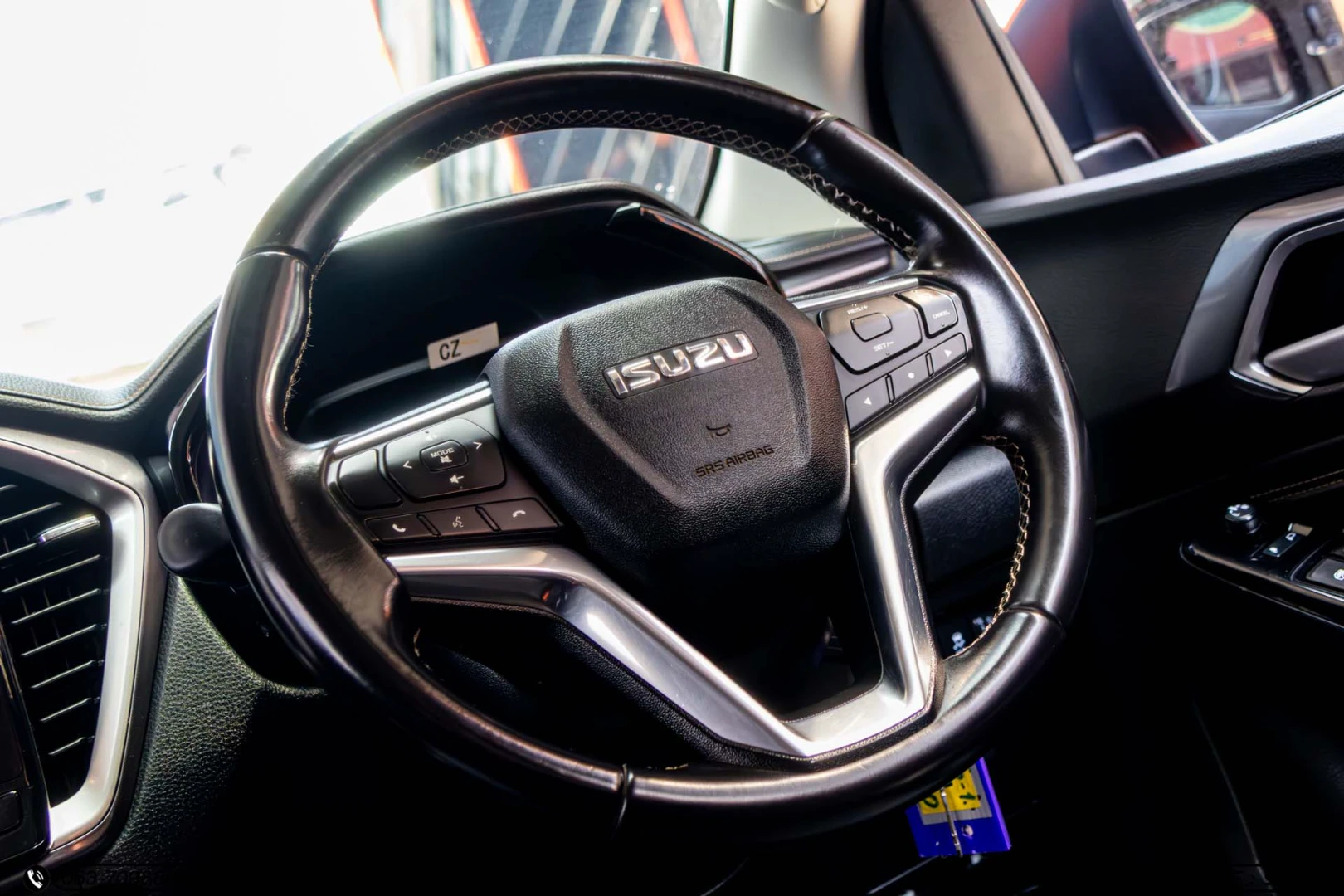 Isuzu D-MAX ALL NEW BLUE POWER SPACECAB V-CROSS 3.0 DDI Z 4WD (MY22) - ภาพย่อที่ 16