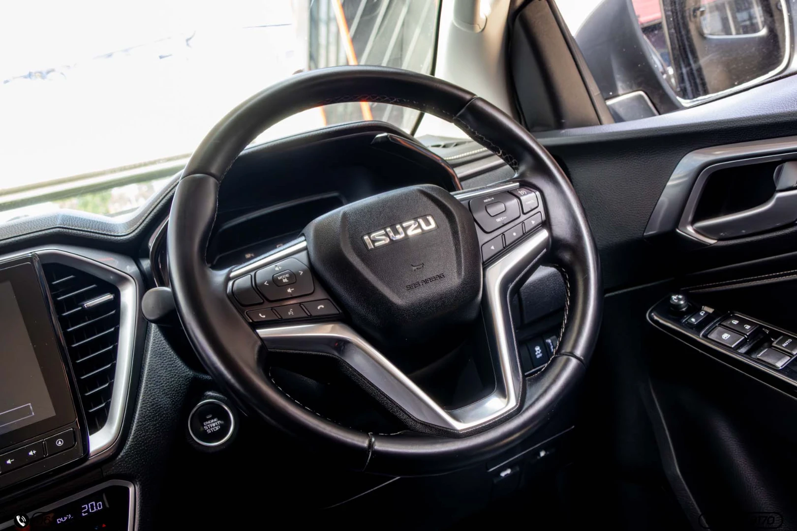 Isuzu D-MAX ALL NEW BLUE POWER SPACECAB HI-LANDER 1.9 DDI ZP (MY19) - ภาพย่อที่ 16
