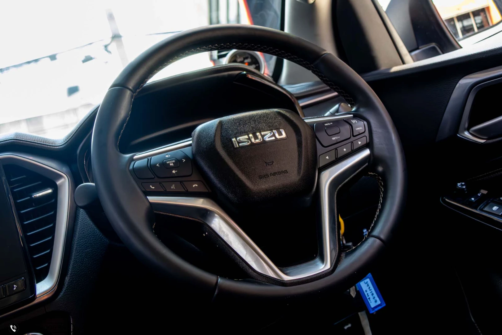 Isuzu D-MAX ALL NEW BLUE POWER CAB-4 HI-LANDER 1.9 DDI Z (MY22) - ภาพย่อที่ 17