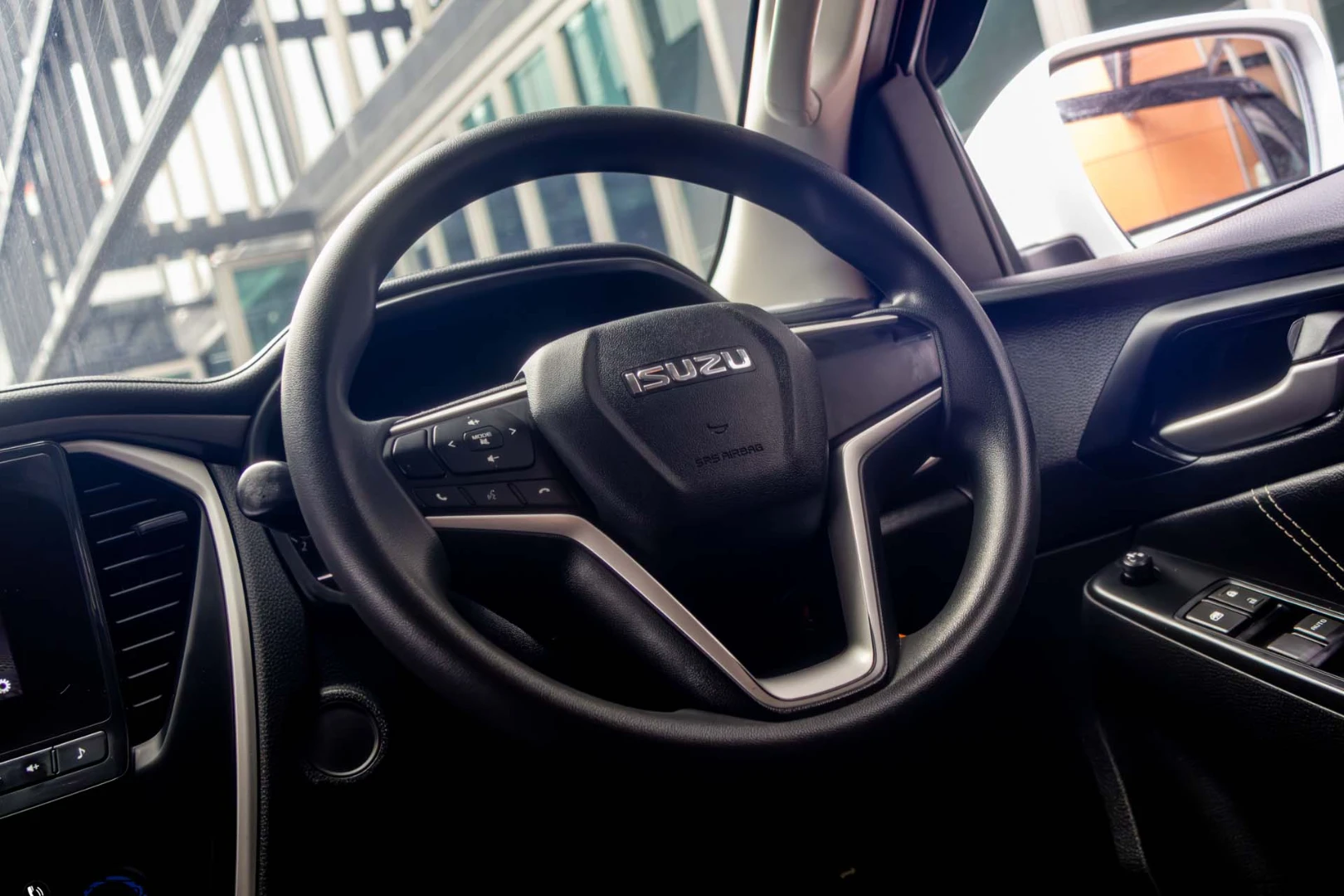 Isuzu MU-X 1.9 ACTIVE 2WD (MY22) - ภาพย่อที่ 17