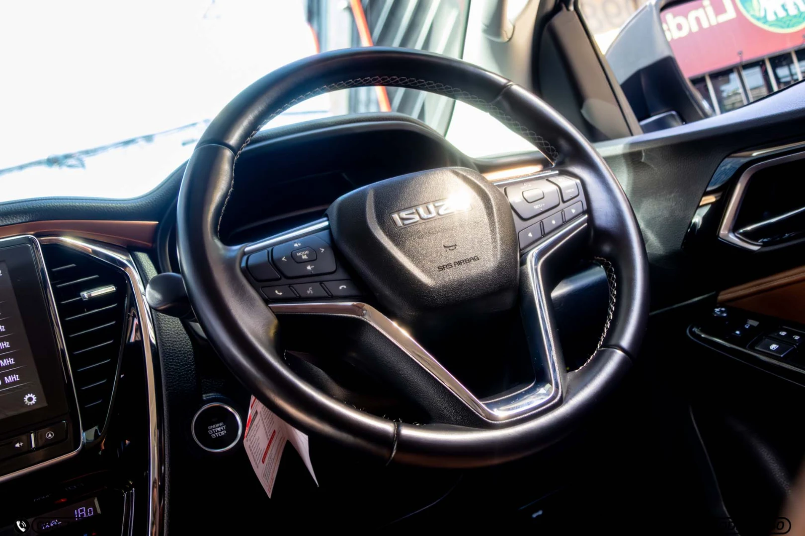 Isuzu MU-X 3.0 ULTIMATE 2WD - ภาพย่อที่ 18