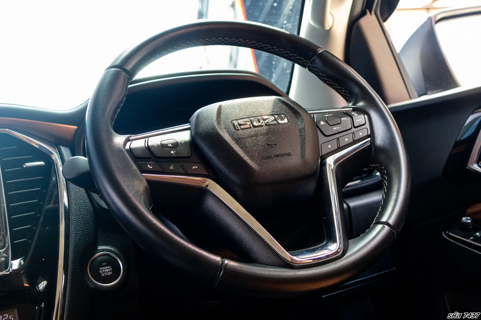 Isuzu MU-X 3.0 ULTIMATE 4WD - ภาพย่อที่ 20