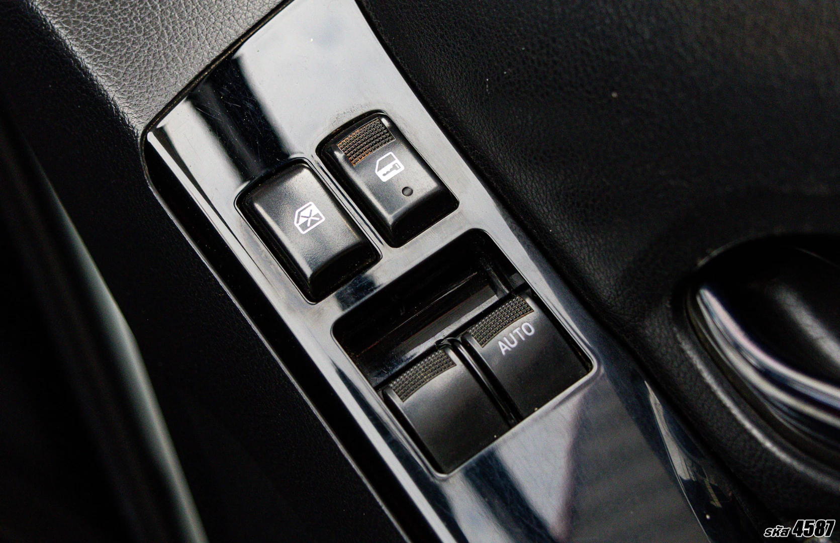 Isuzu D-MAX ALL NEW BLUE POWER SPACECAB 1.9 DDI Z SPEED X-SERIES (MNC) - ภาพย่อที่ 18