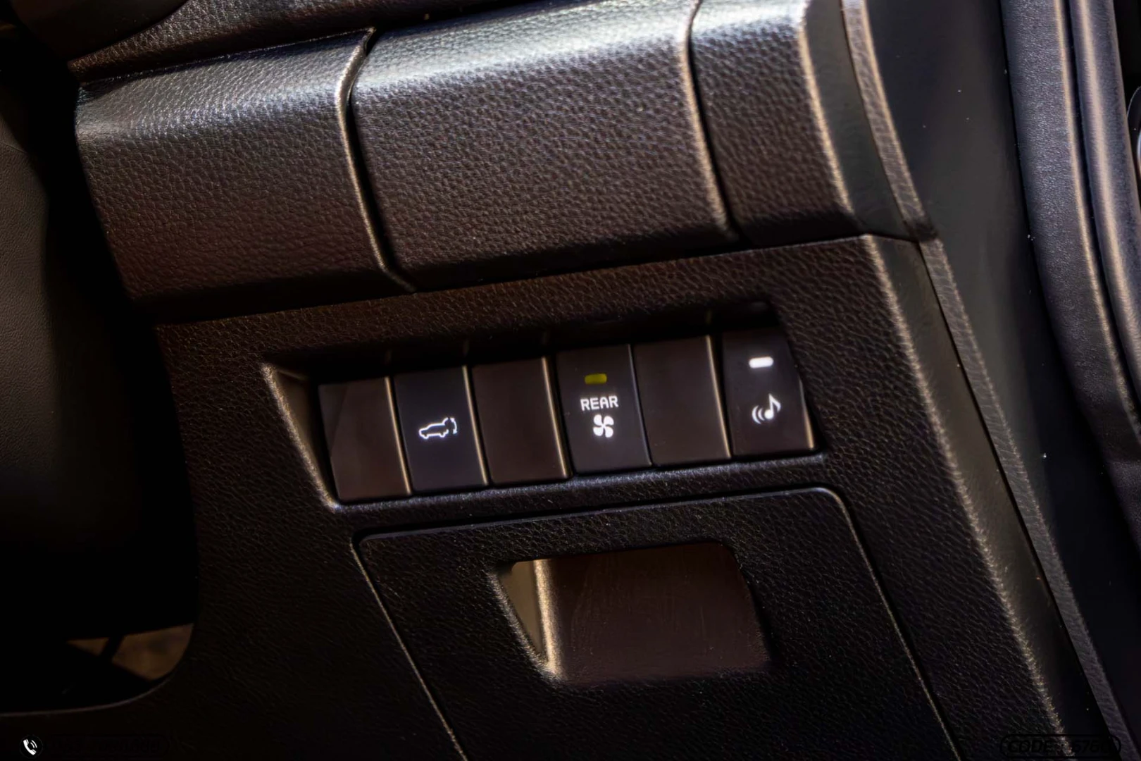 Isuzu MU-X 3.0 ULTIMATE 2WD - ภาพย่อที่ 25