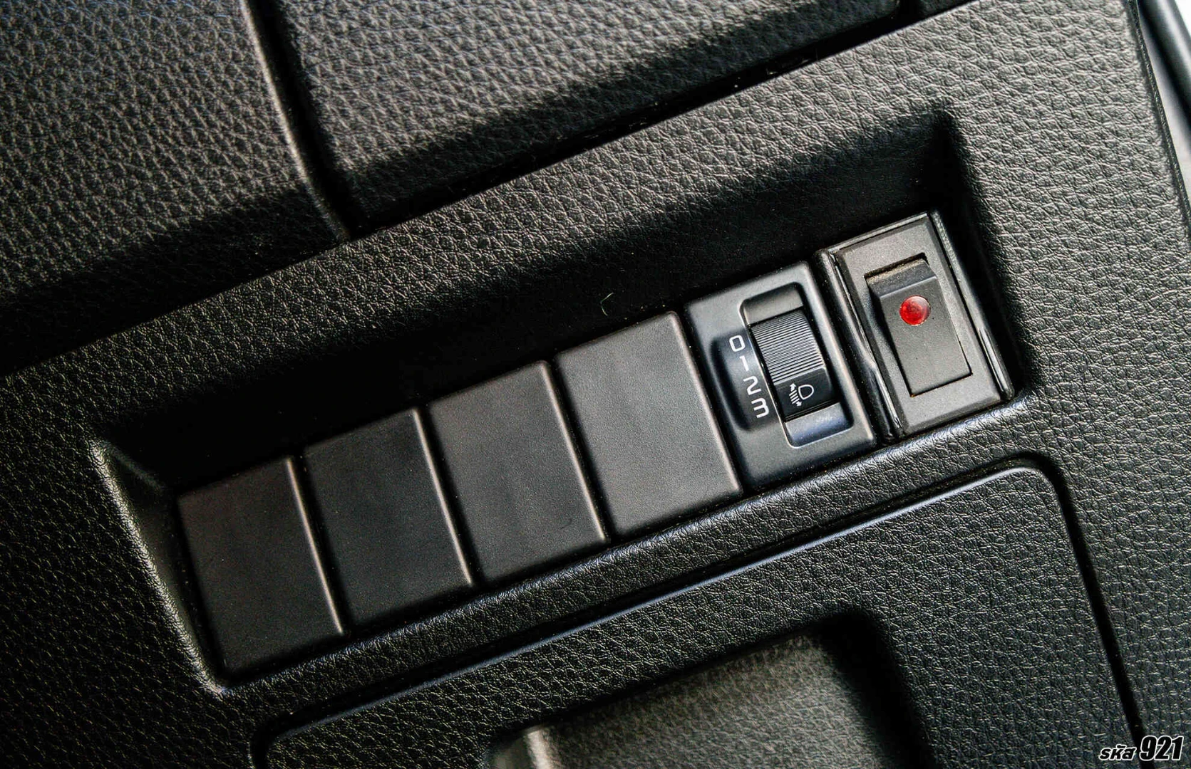 Isuzu D-MAX ALL NEW BLUE POWER CAB-4 HI-LANDER 1.9 DDI L DA (MY19) - ภาพย่อที่ 23