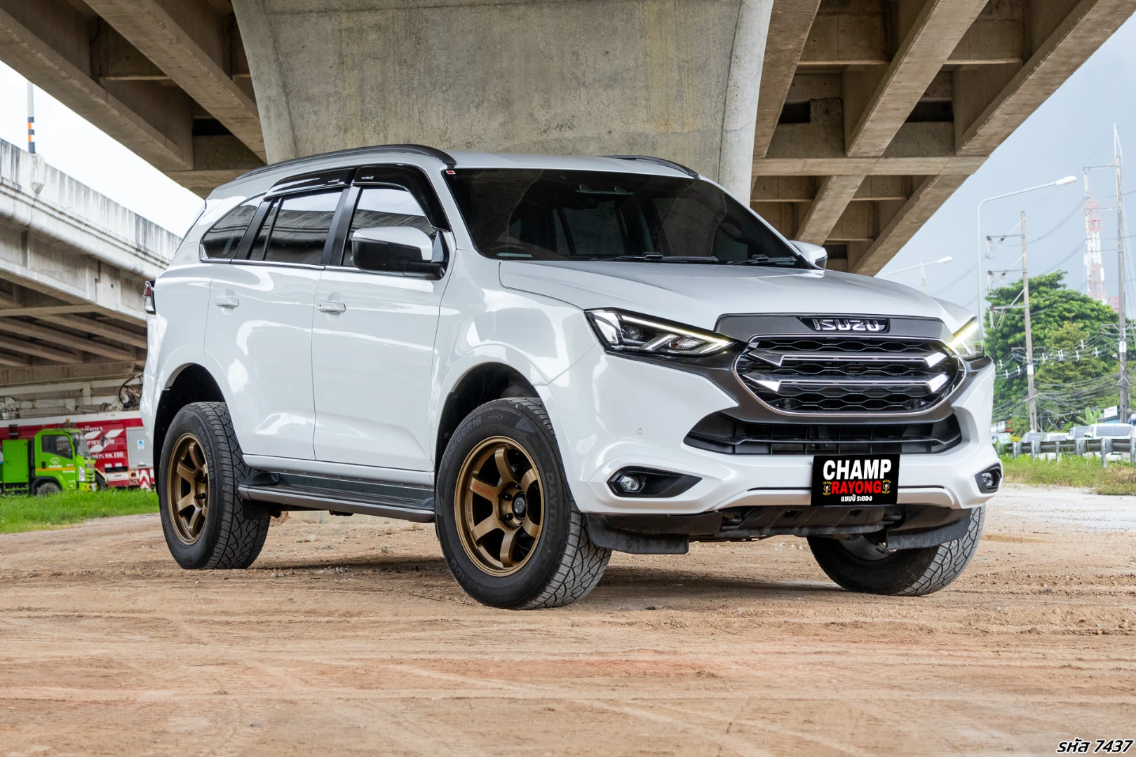 Isuzu MU-X 3.0 ULTIMATE 4WD - ภาพย่อที่ 3