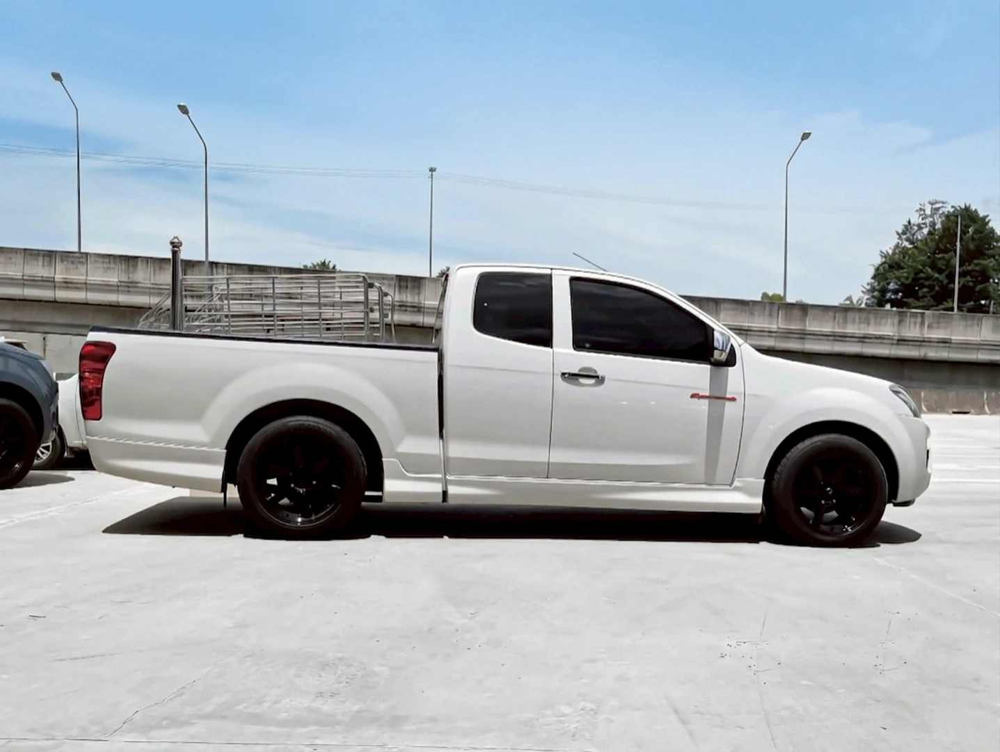 Isuzu D-MAX ALL NEW BLUE POWER SPACECAB 2.5 VGS Z SPEED X-SERIES - ภาพย่อที่ 4