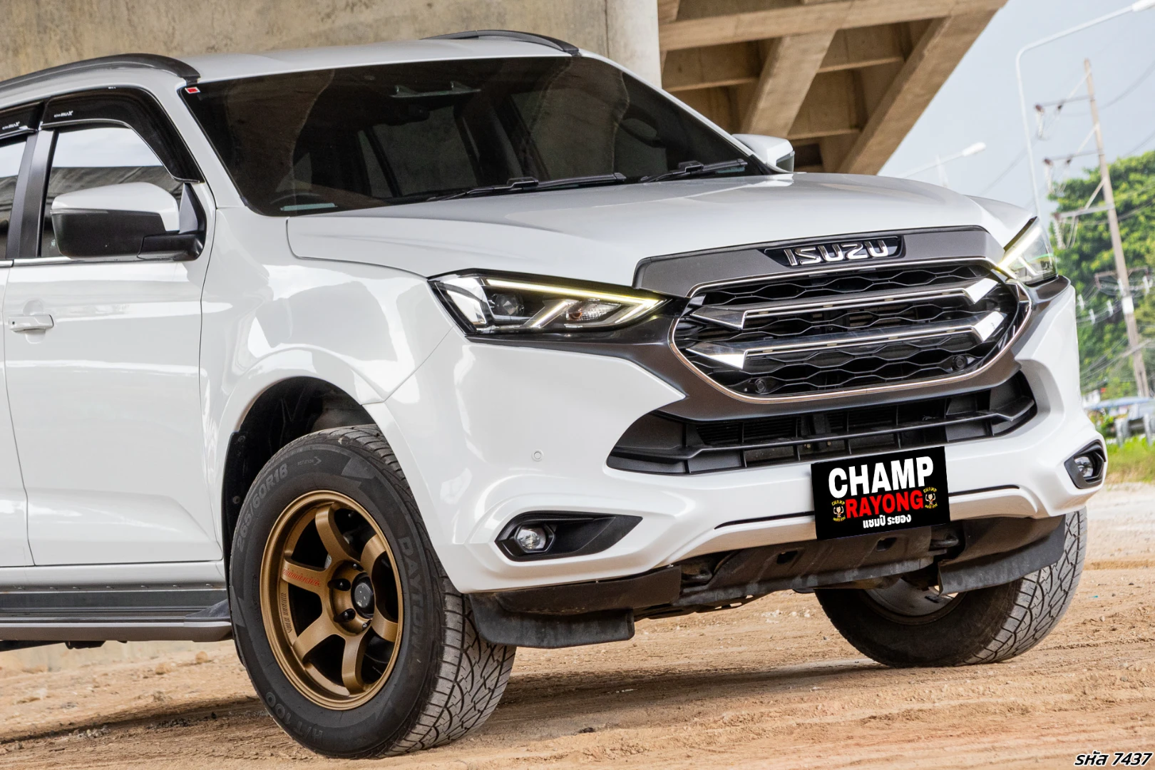 Isuzu MU-X 3.0 ULTIMATE 4WD - ภาพย่อที่ 4