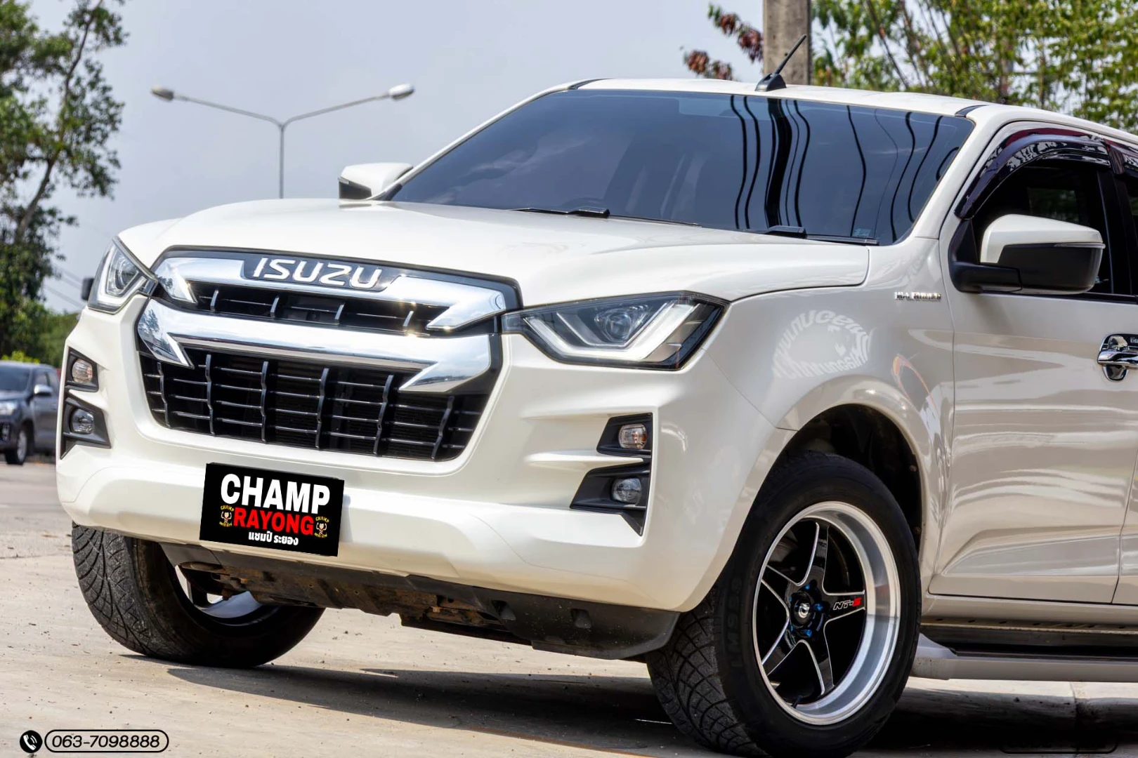 Isuzu D-MAX ALL NEW BLUE POWER CAB-4 HI-LANDER 1.9 DDI Z (MY19) - ภาพย่อที่ 4