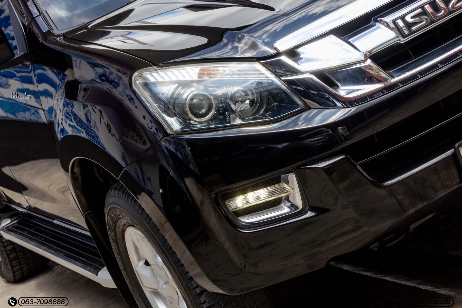 Isuzu D-MAX ALL NEW CAB-4 HI-LANDER 3.0 VGS Z-PRESTIGE NAVI (SUPER DAYLIGH) - ภาพย่อที่ 4