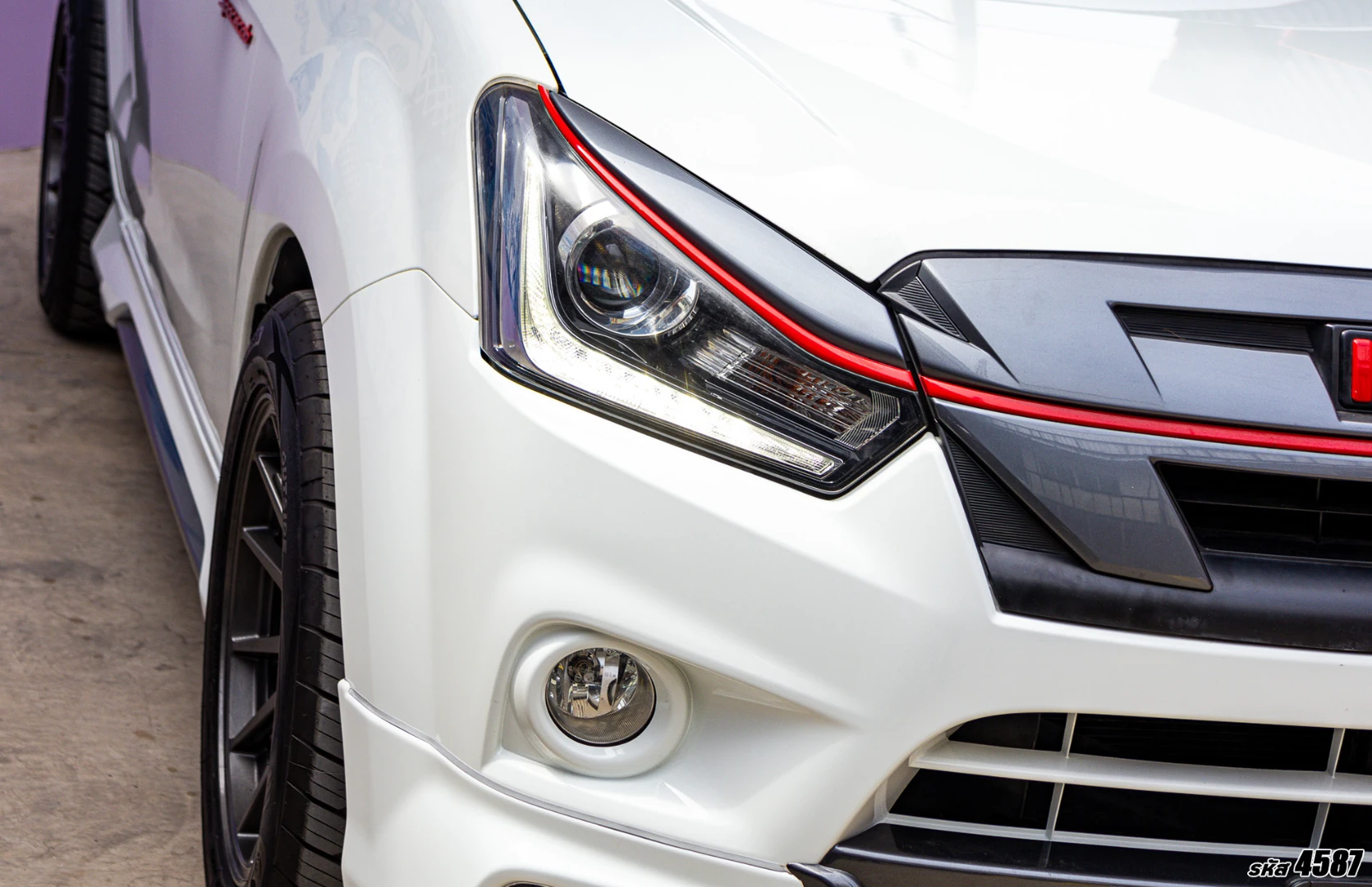 Isuzu D-MAX ALL NEW BLUE POWER SPACECAB 1.9 DDI Z SPEED X-SERIES (MNC) - ภาพย่อที่ 4