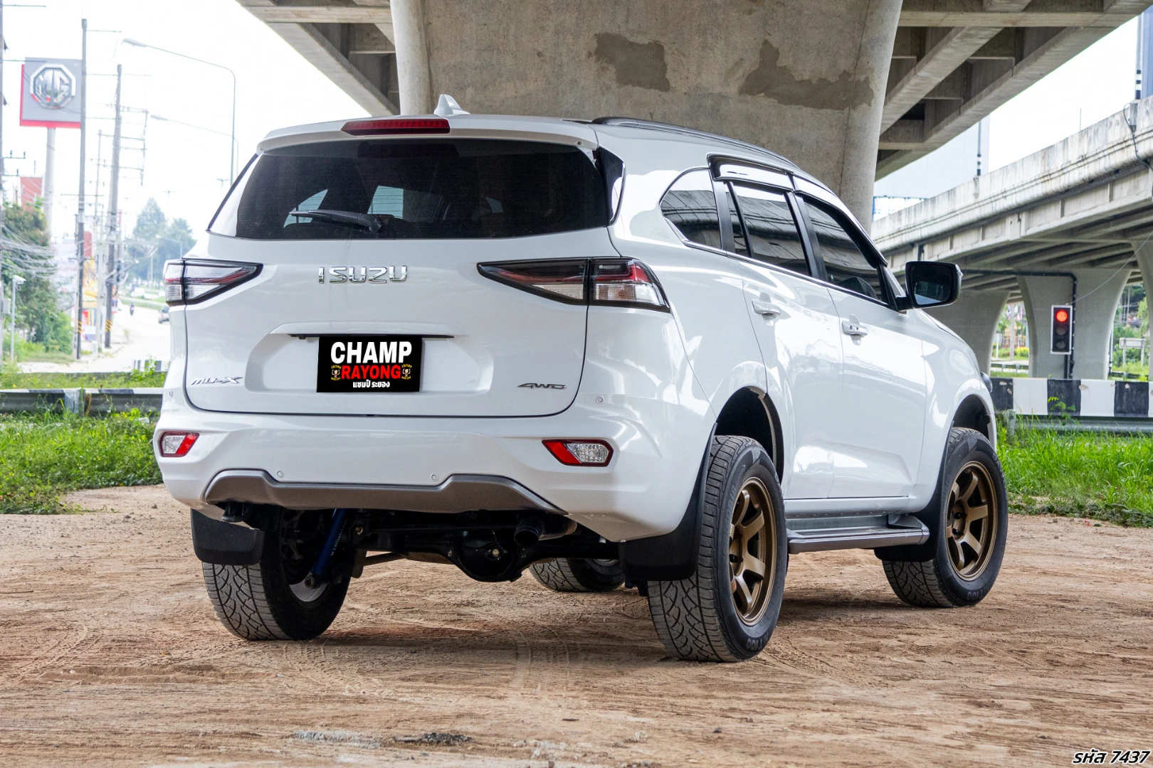 Isuzu MU-X 3.0 ULTIMATE 4WD - ภาพย่อที่ 8