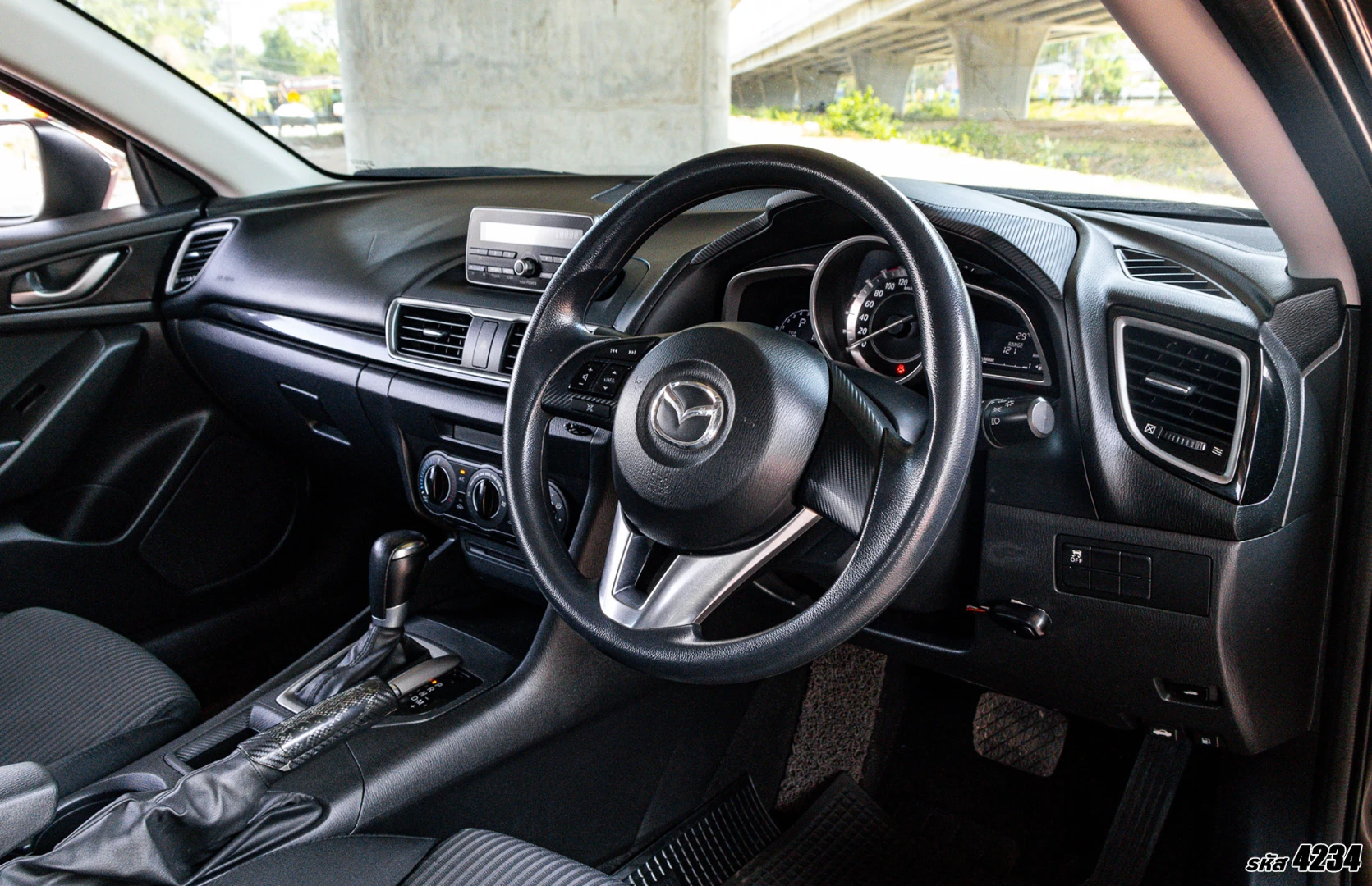 Mazda 3 2.0 C - ภาพย่อที่ 11