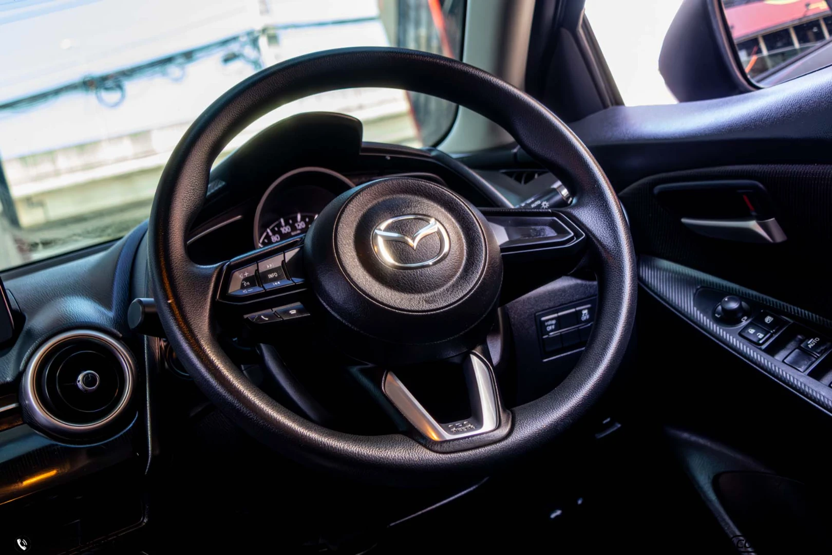 Mazda 2 1.3 SKYACTIV-G C SEDAN (MY19) - ภาพย่อที่ 16