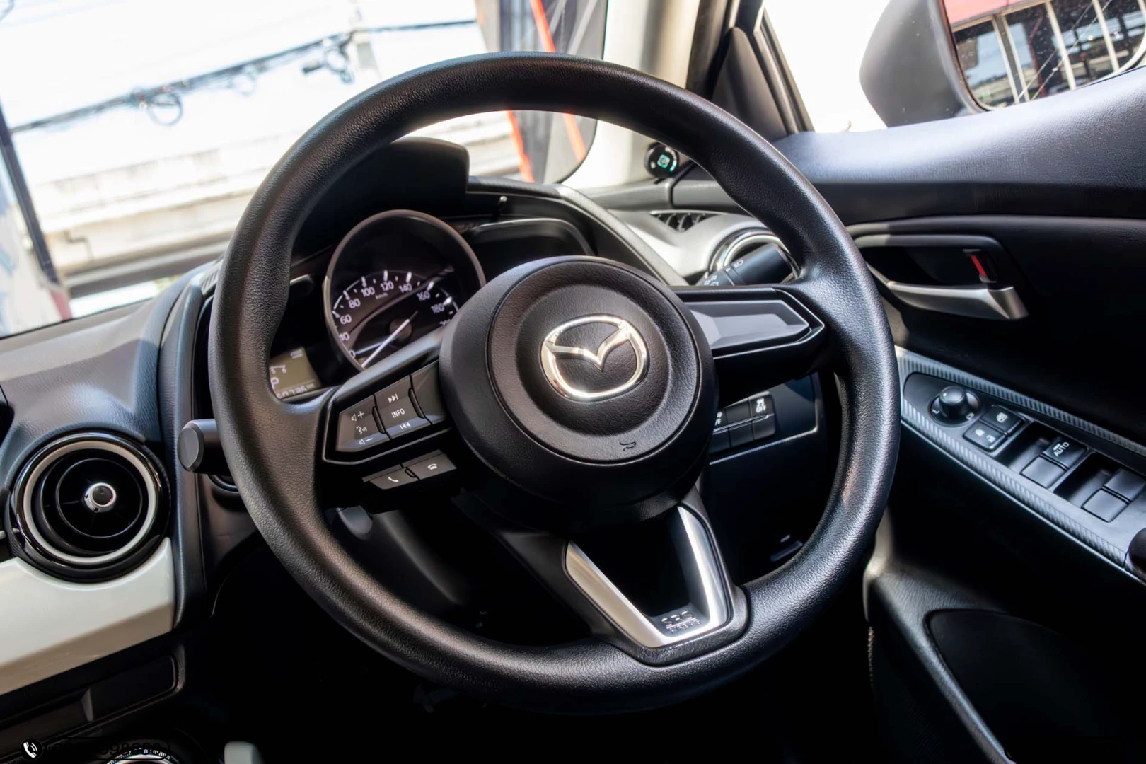 Mazda 2 1.3 SKYACTIV-G C SEDAN (MY23) - ภาพย่อที่ 16