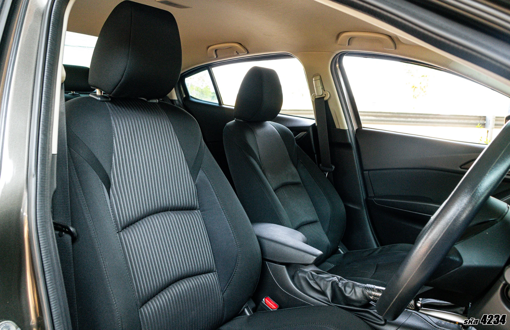 Mazda 3 2.0 C - ภาพย่อที่ 12