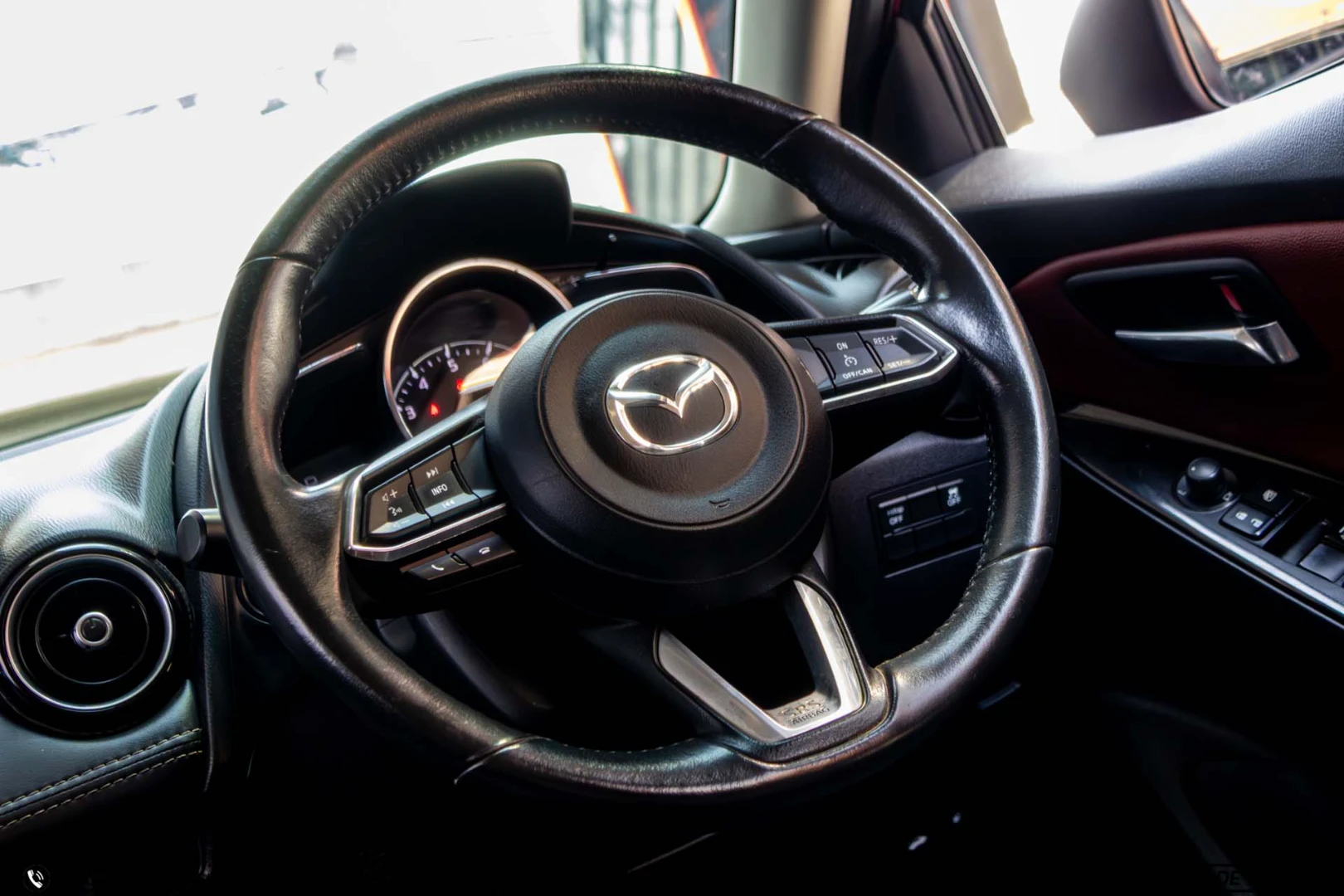 Mazda 2 1.3 SKYACTIV SPORTS HIGH CONNECT (MY17) (MNC) - ภาพย่อที่ 18