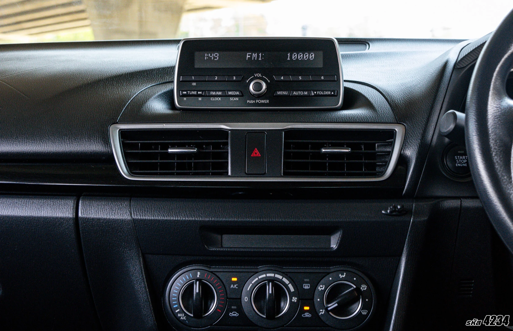 Mazda 3 2.0 C - ภาพย่อที่ 16