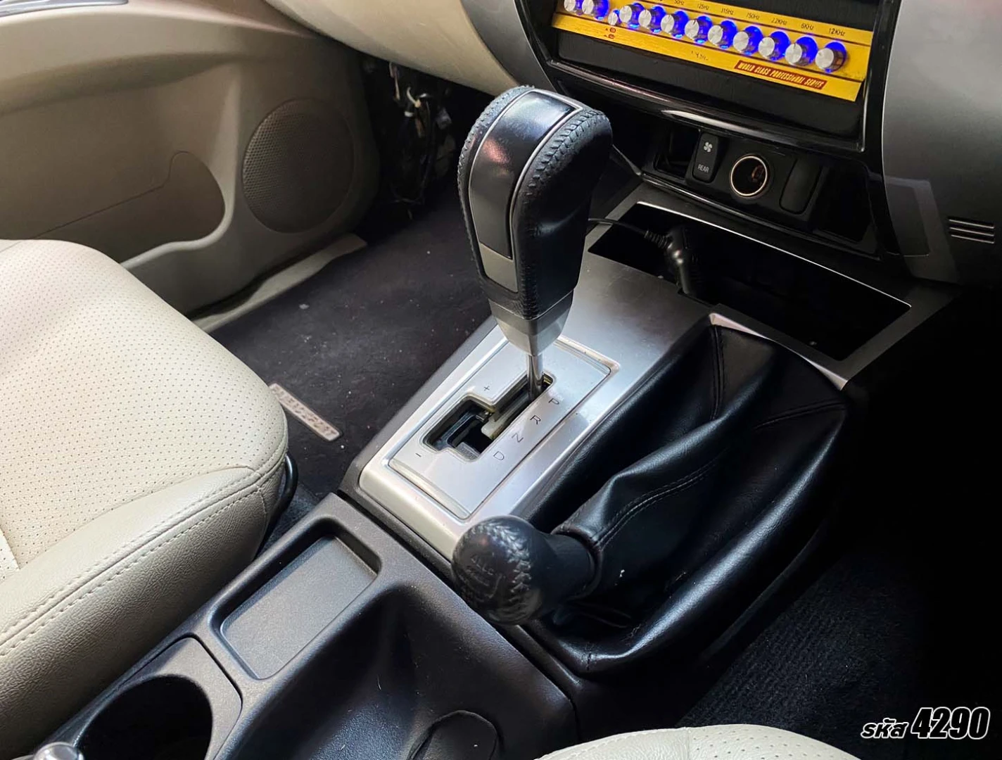 Mitsubishi PAJERO SPORT 3.2 GT - ภาพย่อที่ 11