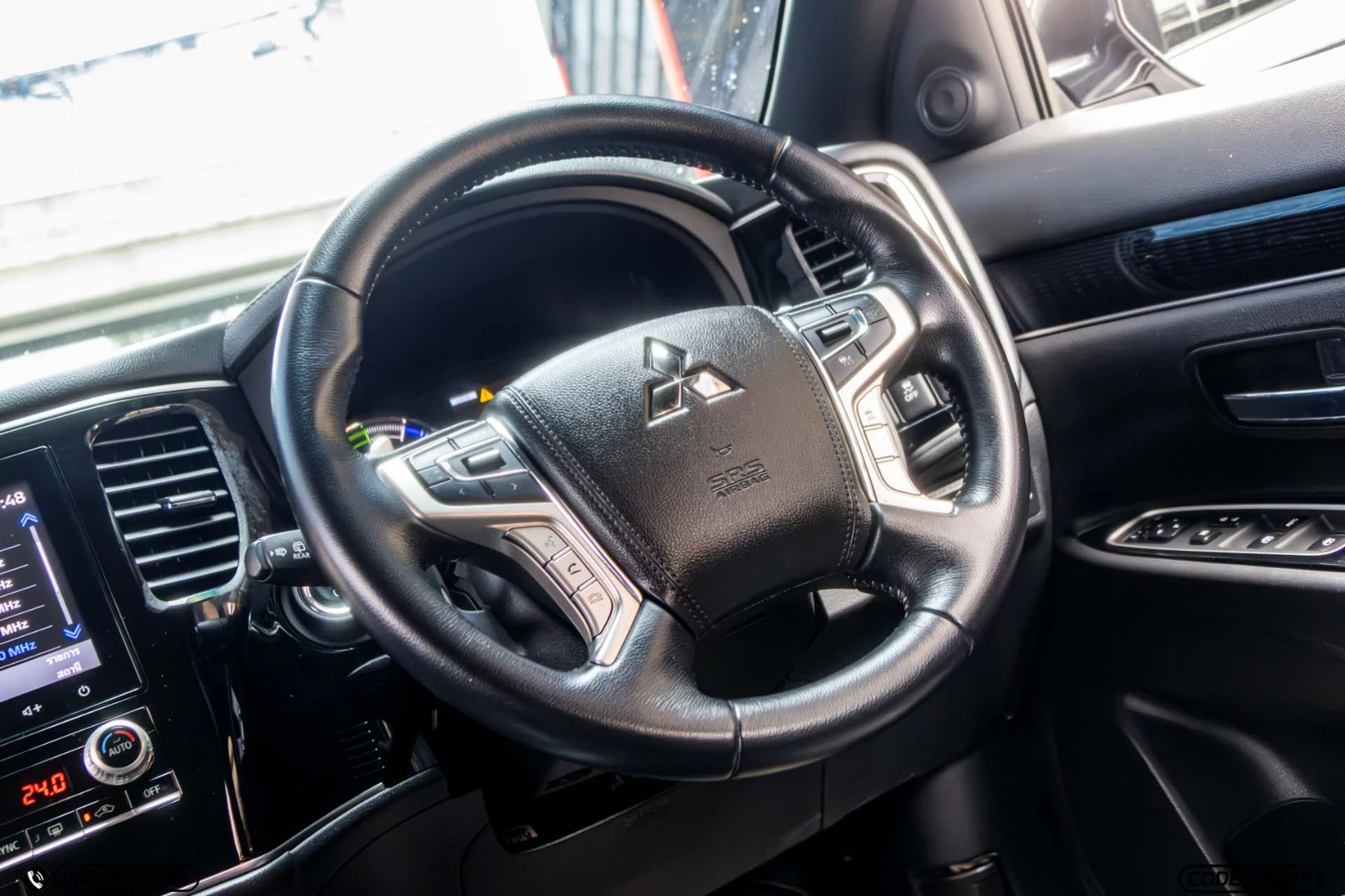 Mitsubishi OUTLANDER 2.4 PHEV GT PREMIUM - ภาพย่อที่ 17