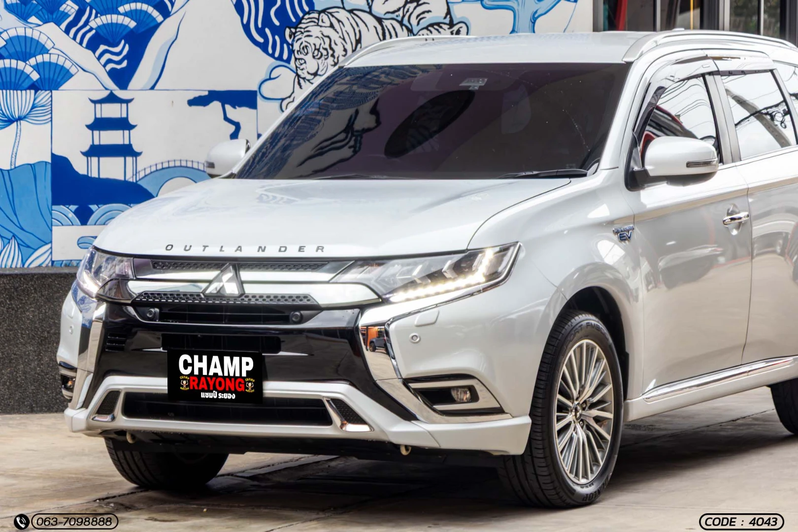 Mitsubishi OUTLANDER 2.4 PHEV GT PREMIUM - ภาพย่อที่ 3