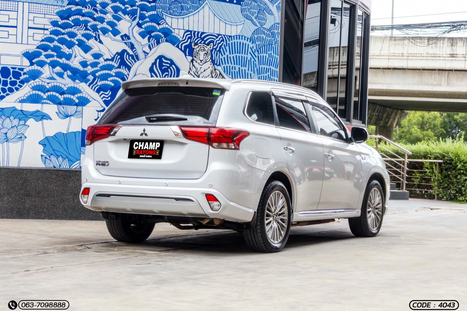 Mitsubishi OUTLANDER 2.4 PHEV GT PREMIUM - ภาพย่อที่ 7