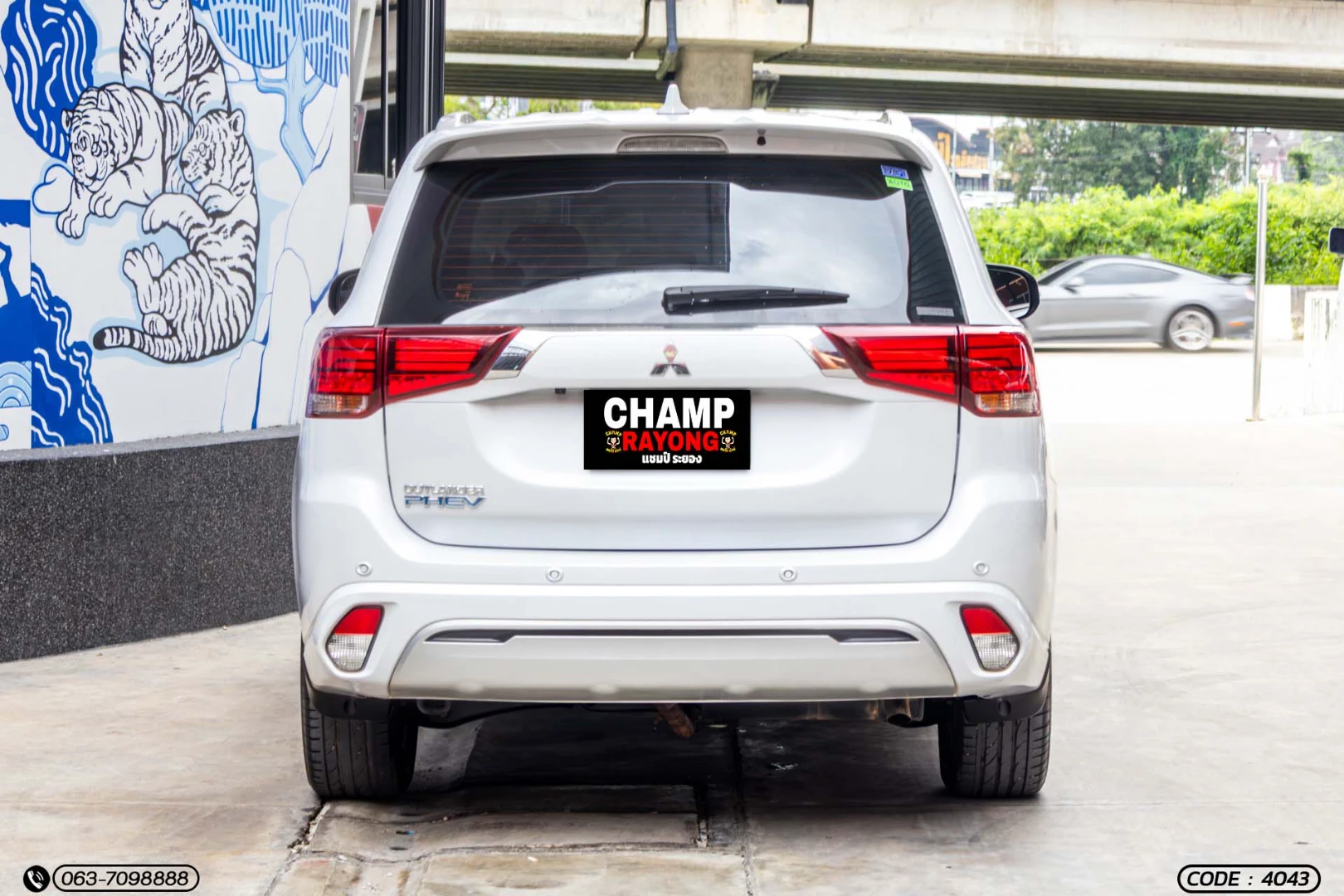Mitsubishi OUTLANDER 2.4 PHEV GT PREMIUM - ภาพย่อที่ 8