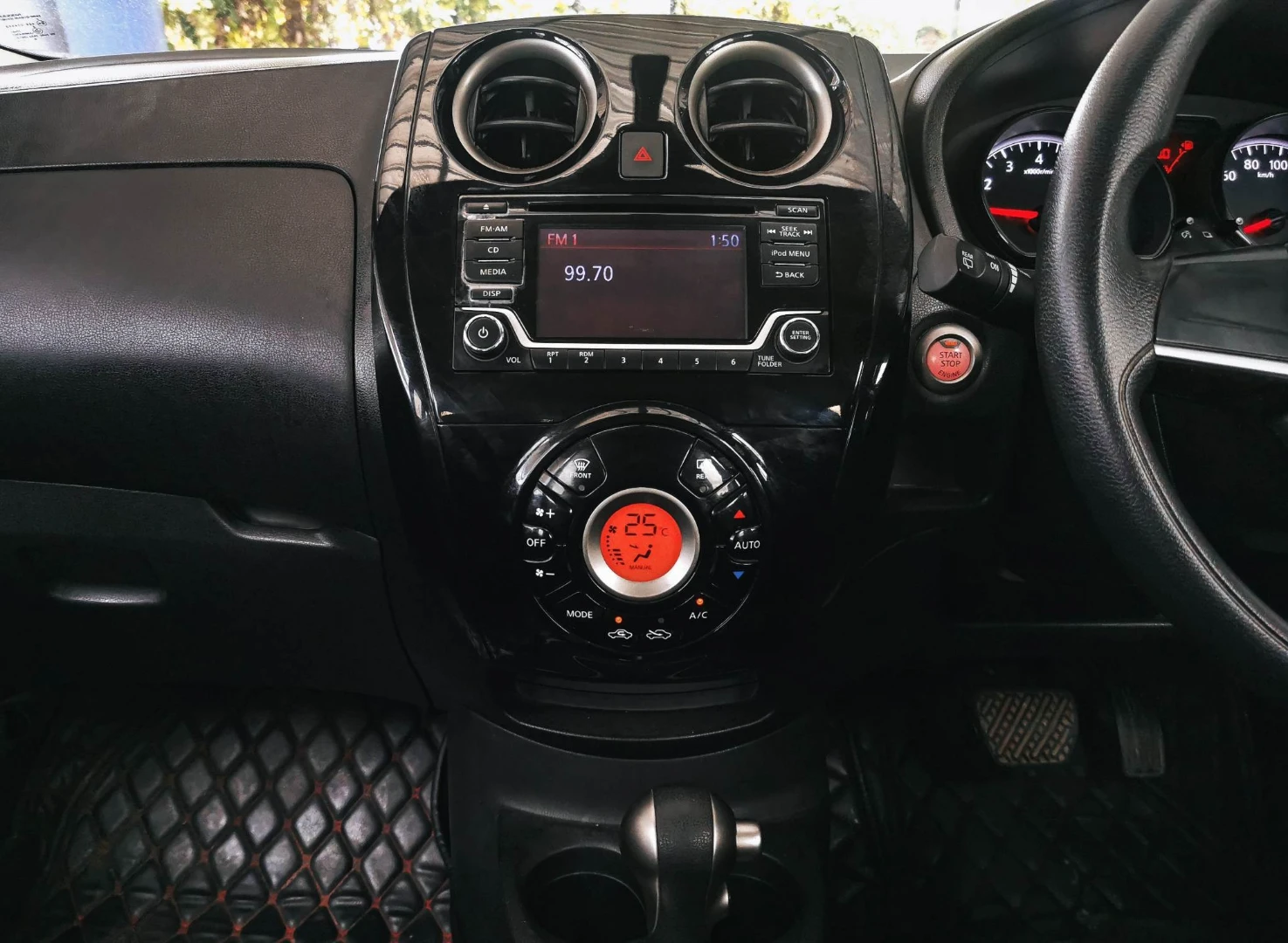 Nissan NOTE 1.2 V - ภาพย่อที่ 10